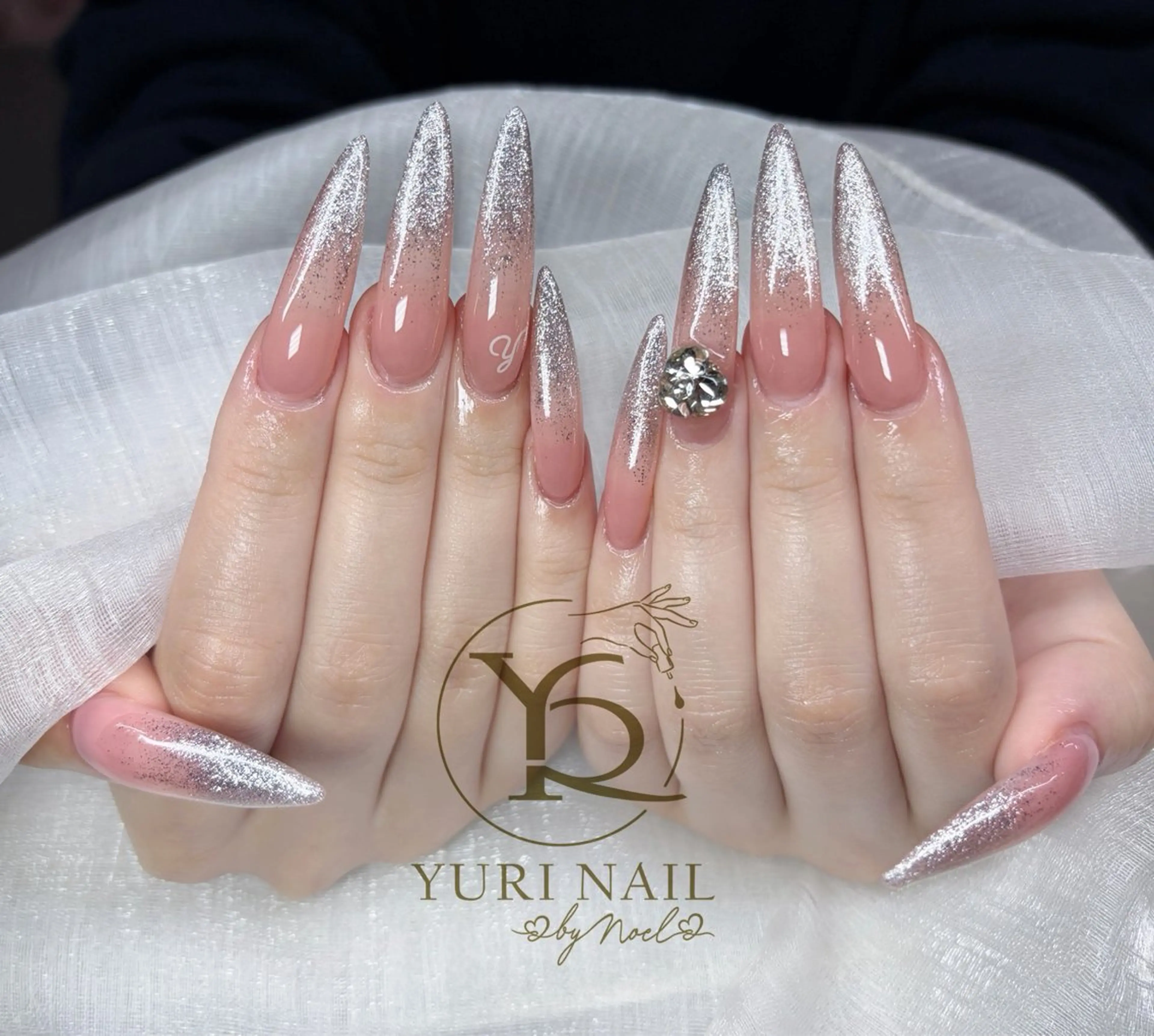 ネイル ハンドネイル フットネイル ハンドケア YURI Nail NARITAのネイルデザイン