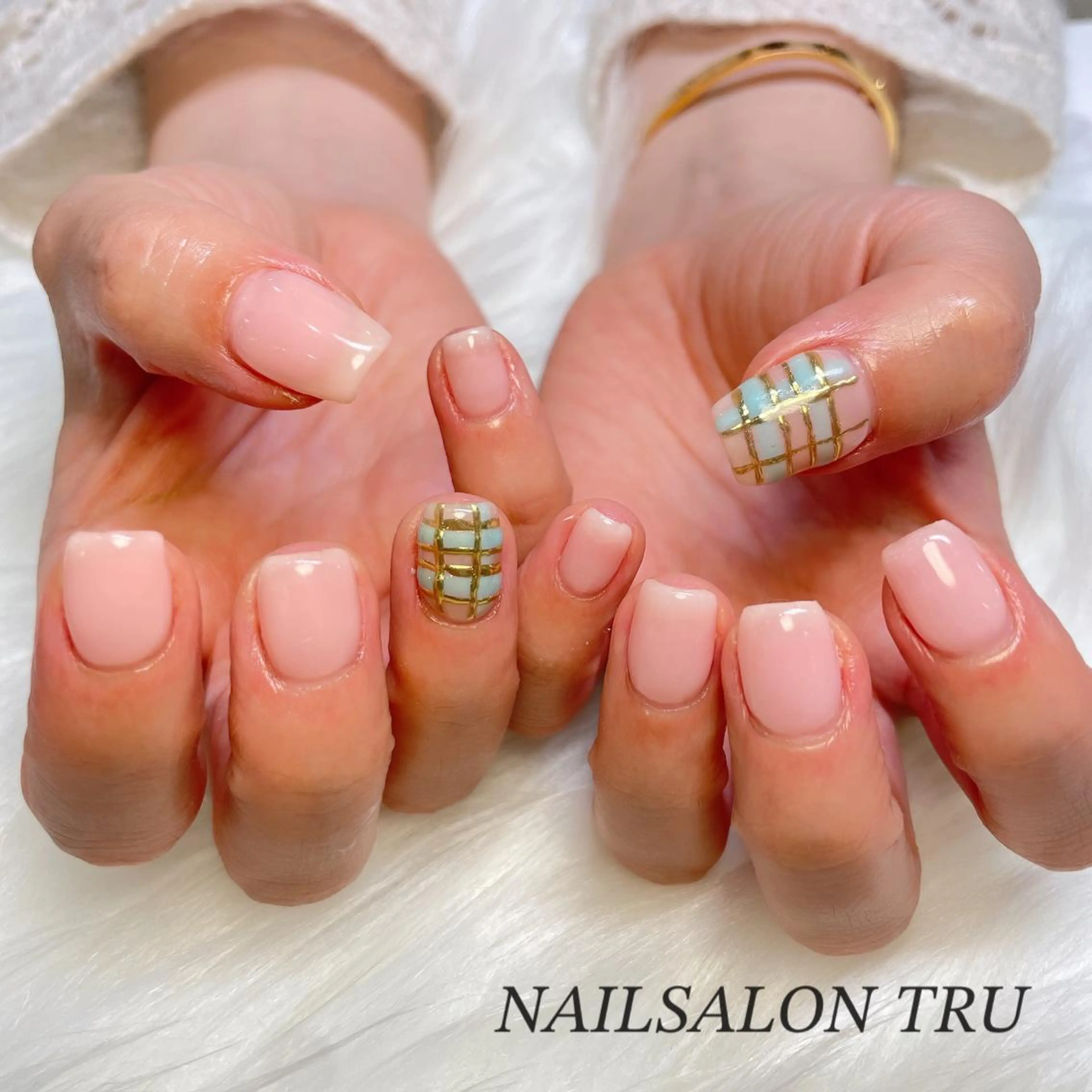 ネイル 𝐼𝑁𝑂𝑈𝐸 𝑀𝐼𝐴のネイルデザイン