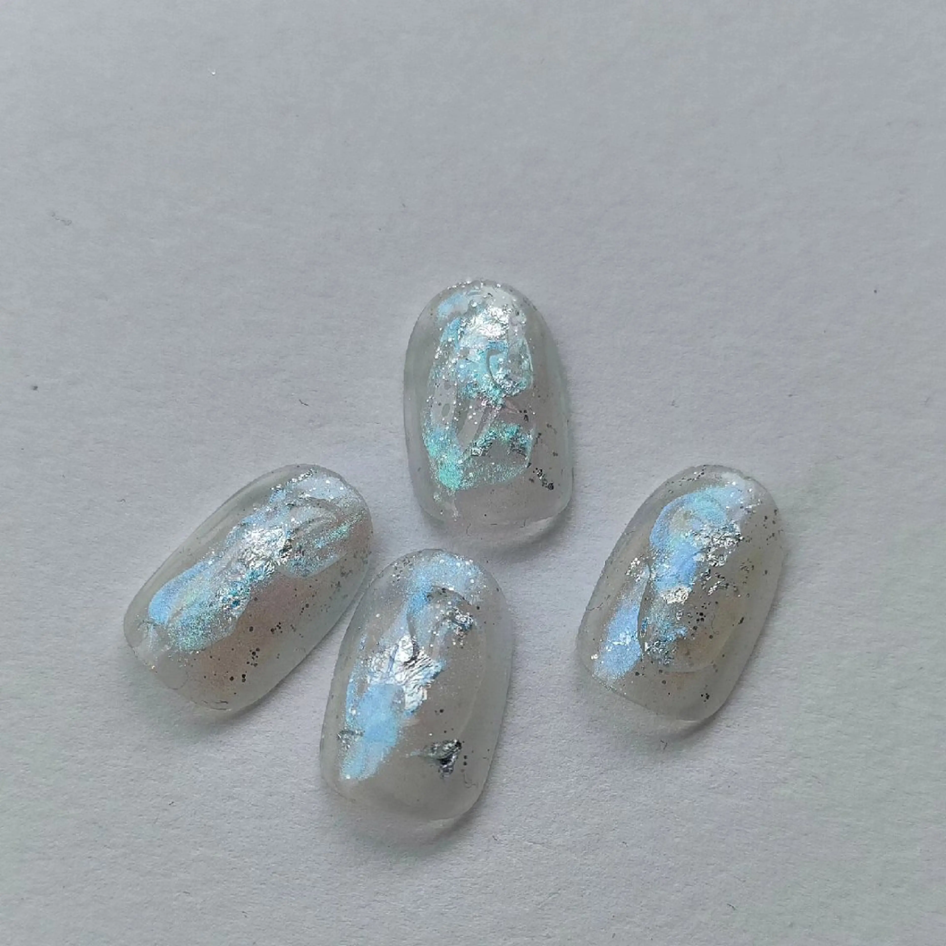 ネイル ニュアンスネイル ホワイト oir. nailsalonのネイルデザイン