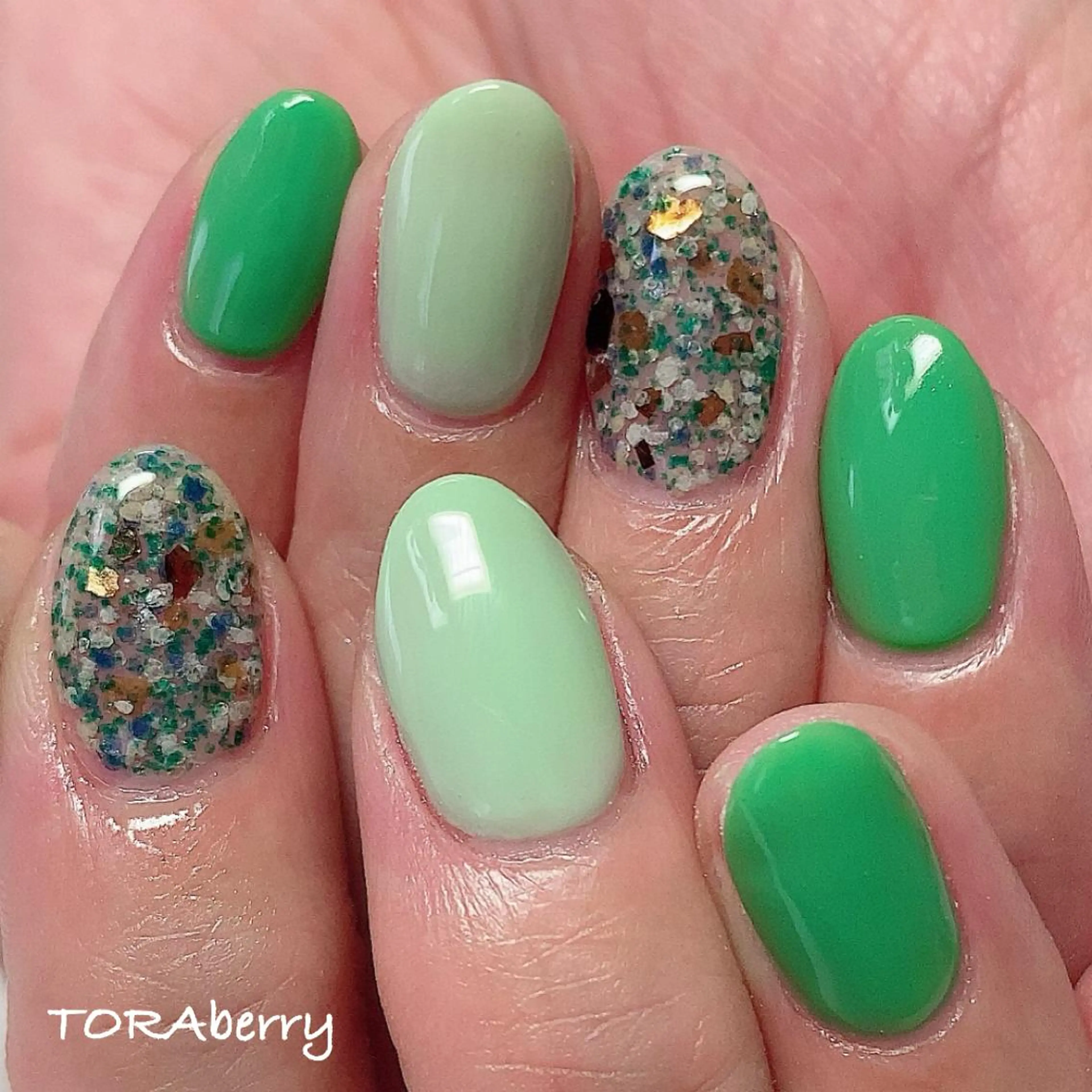 ネイル マツエク・マツパ ワンカラーネイル ハンドネイル ネイリスト なつみのネイルデザイン