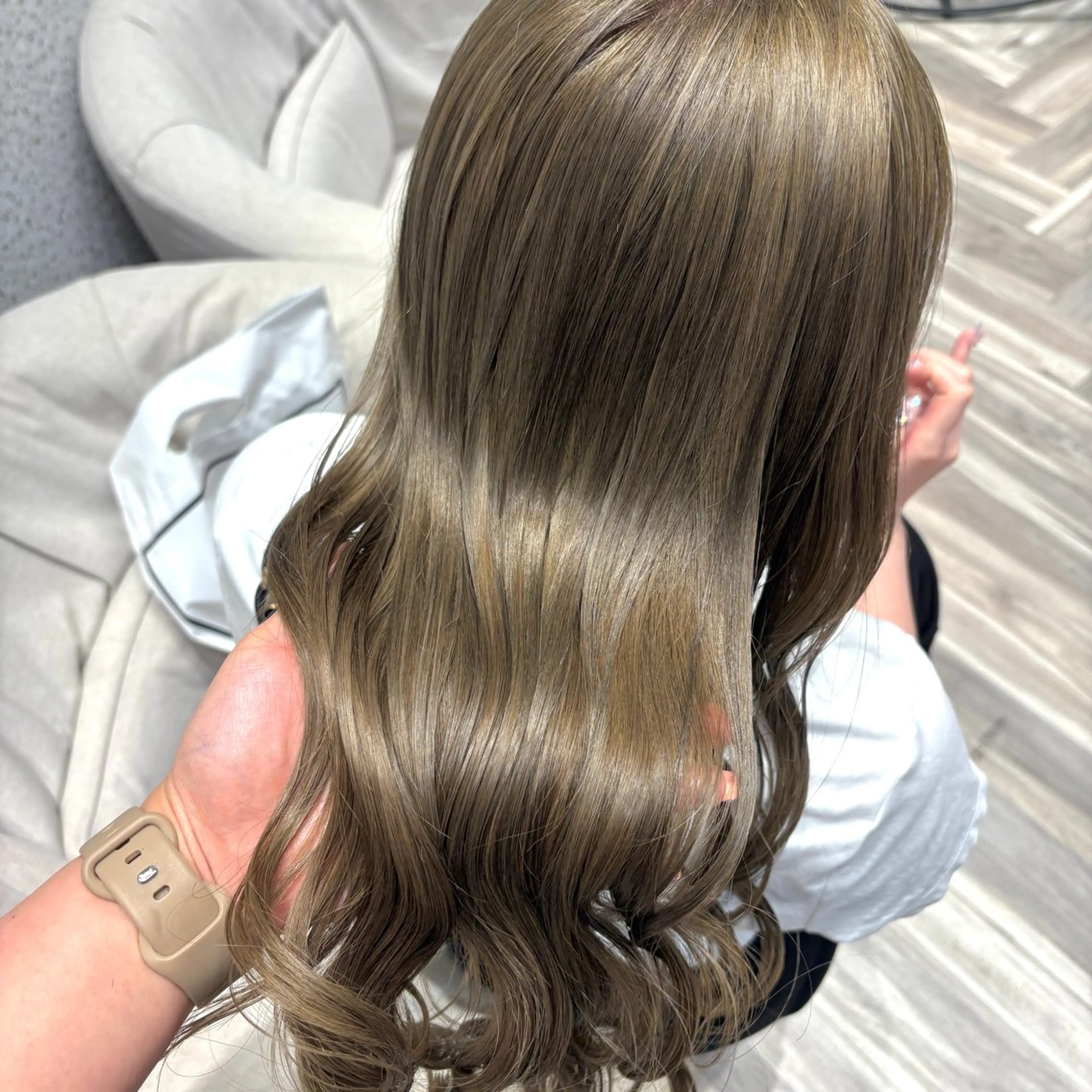 ロング カラー カット ヘアカラー トリートメント 李 文のヘアスタイル