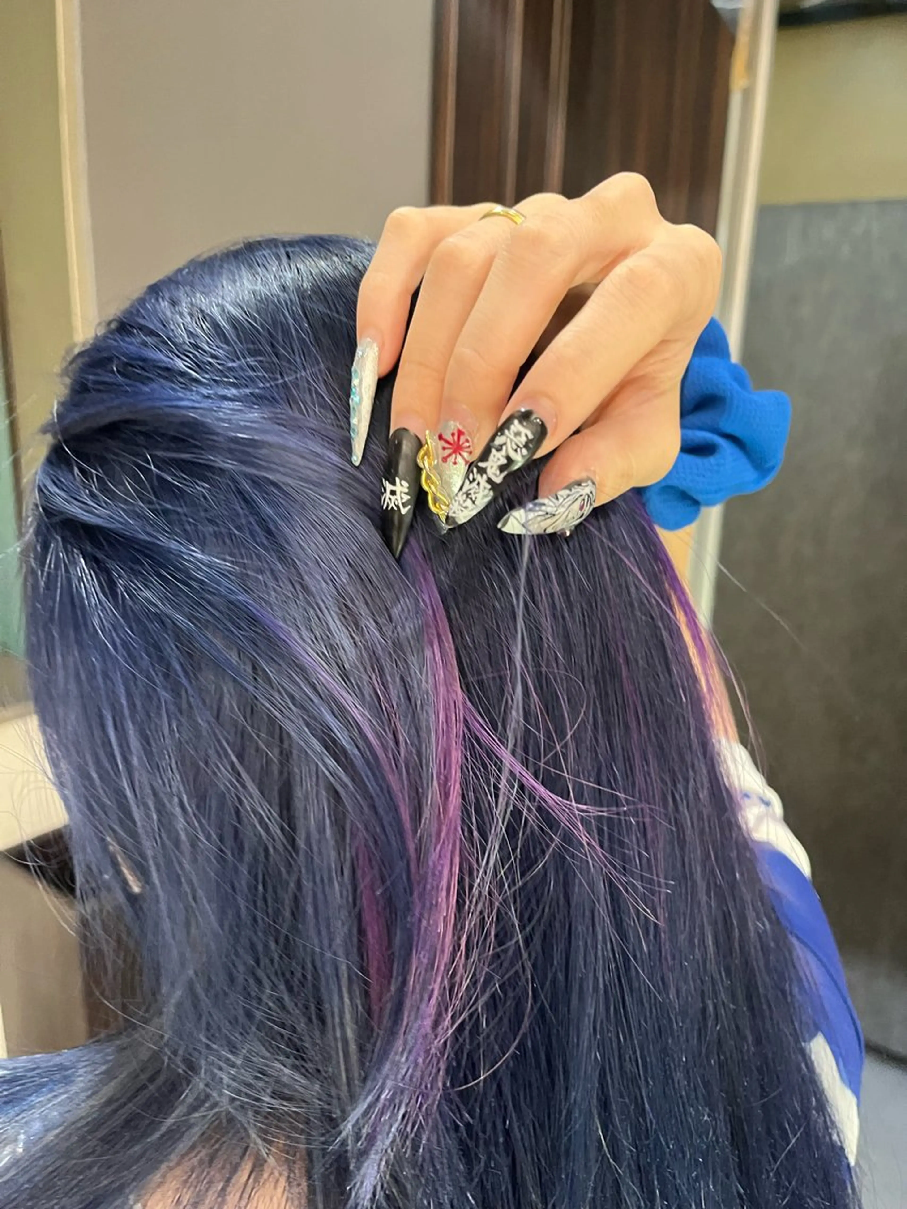 カラー ユイ☆ハイトーン ☆ブリーチデザインのヘアスタイル