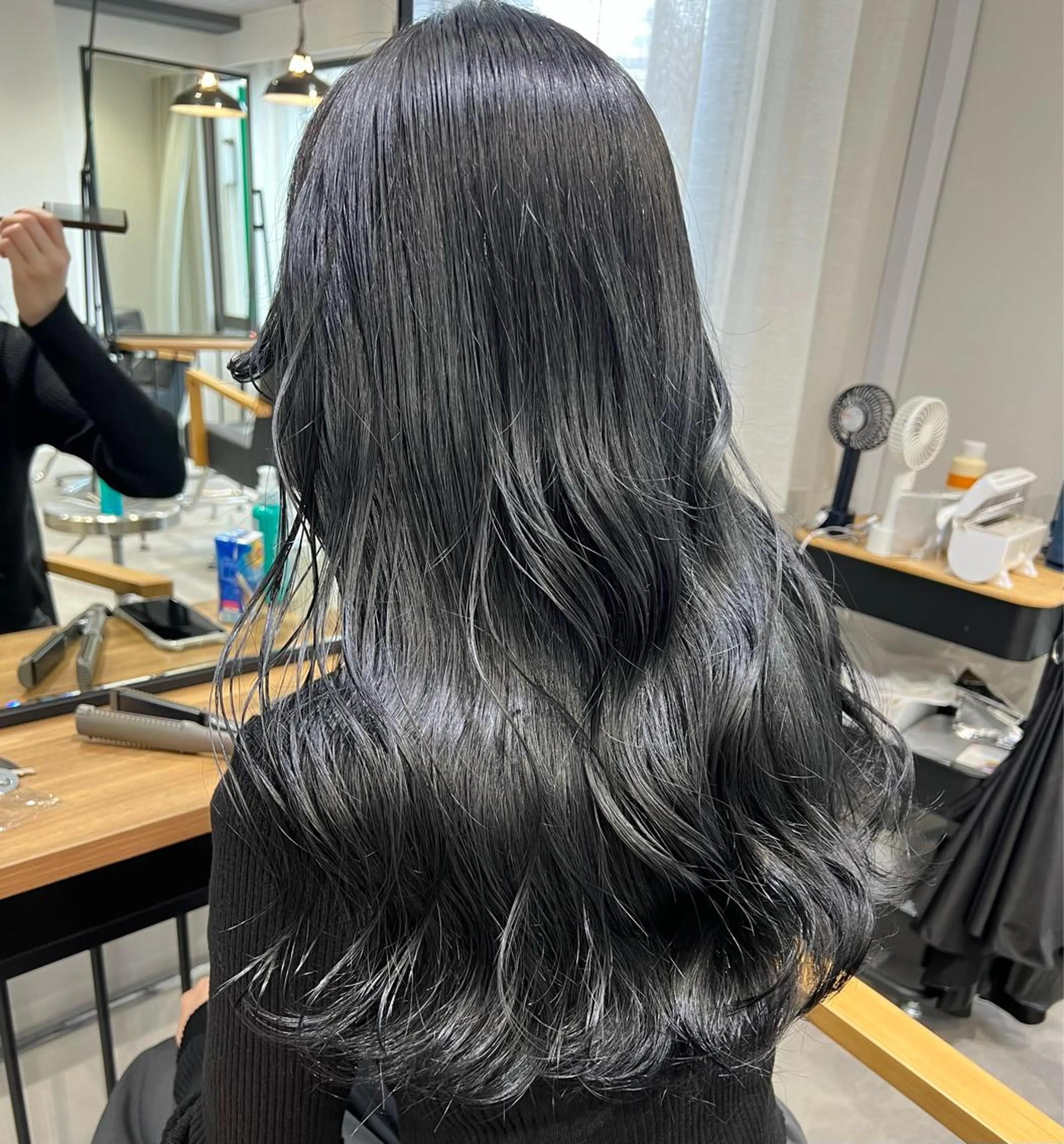 カラー 艶髪ハイトーン✨ 🩷AMI🩷のヘアスタイル