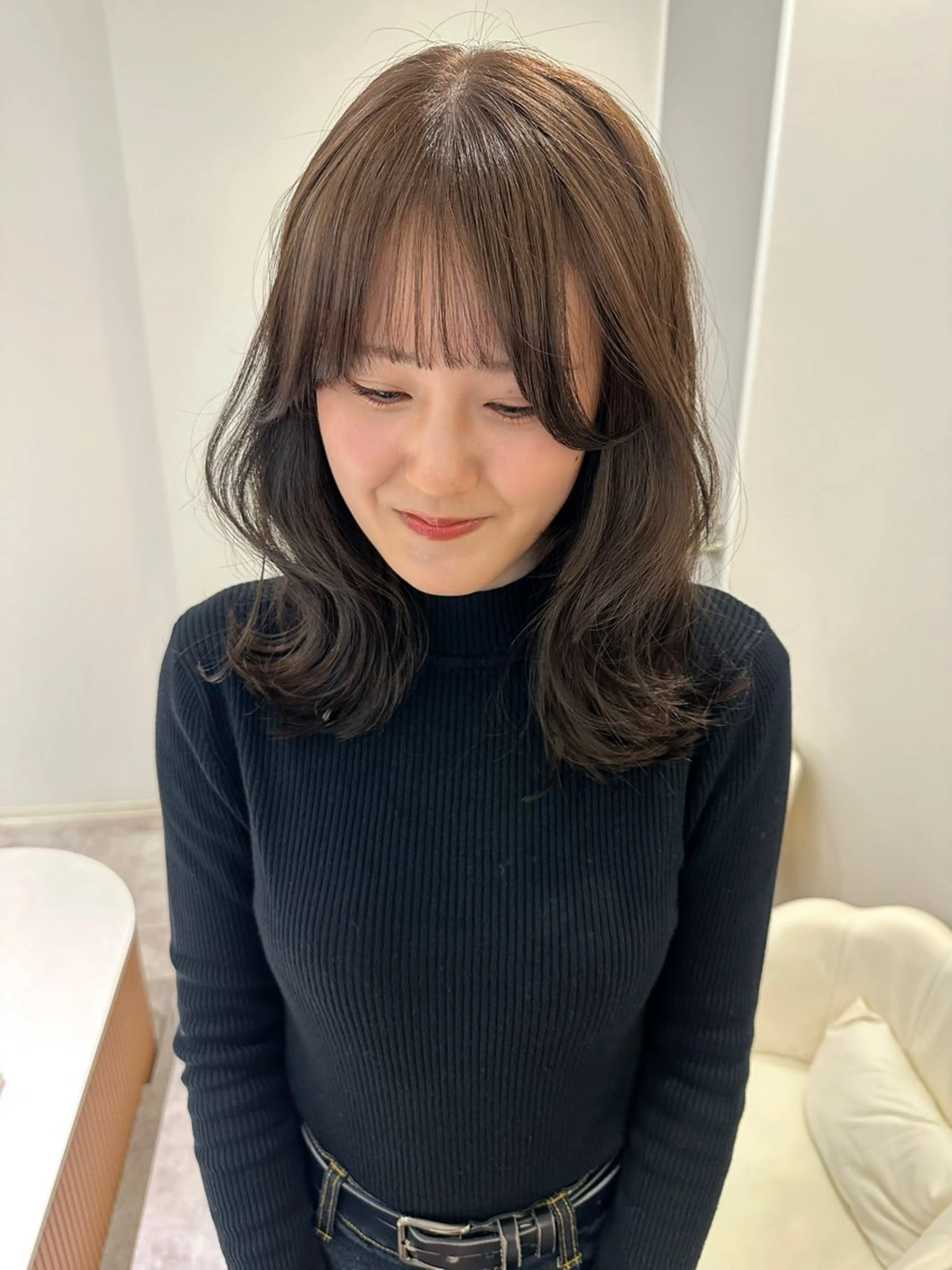 ミディアム カラー グレージュ くびれヘア レイヤーカット カット ヘアカラー トリートメント I'sland【アイランド】所属・NAKAHARA TSUKUSHIのヘアスタイル