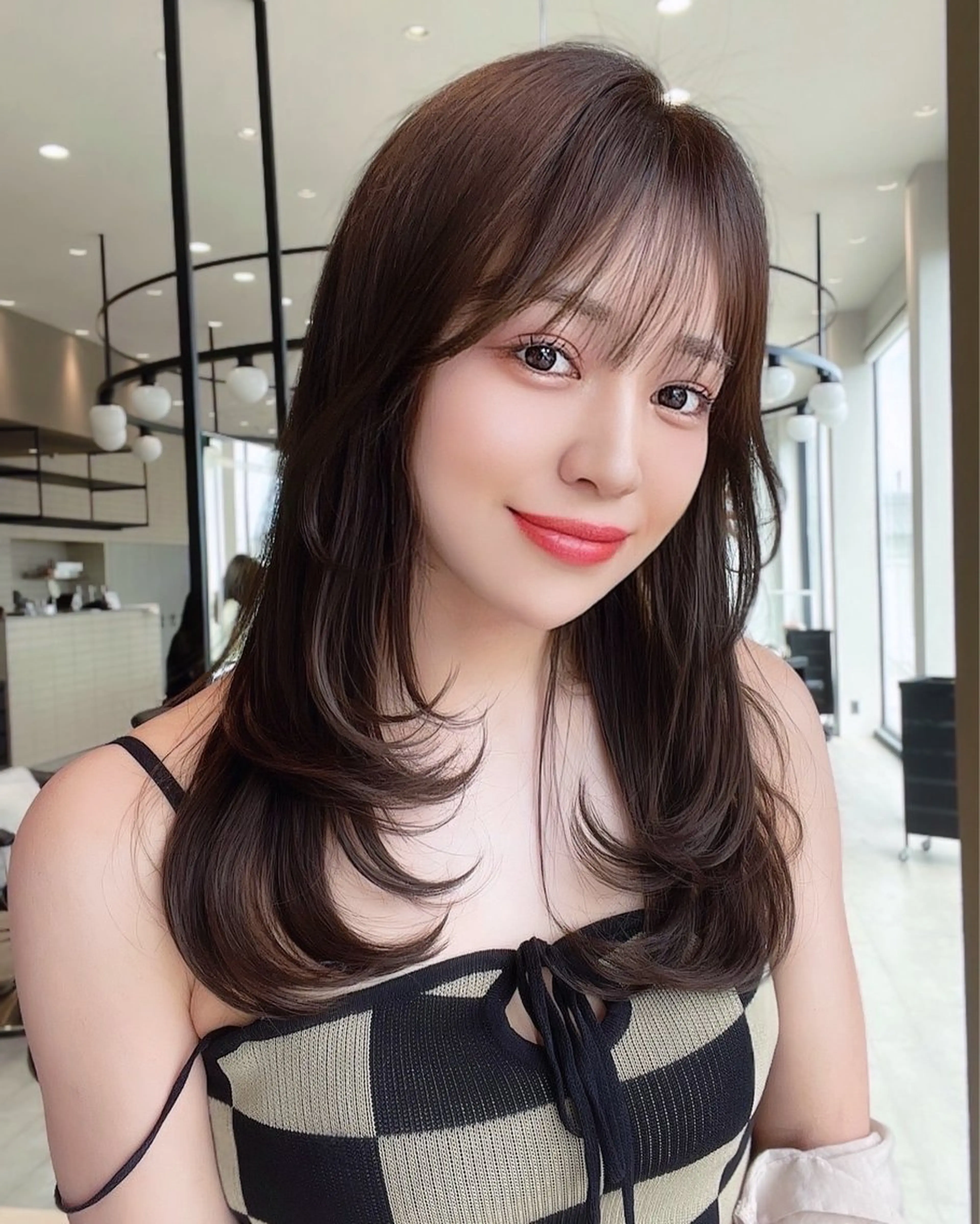 ミディアム カラー レイヤー/髪質改善 /透け感カラー/艶髪のヘアスタイル