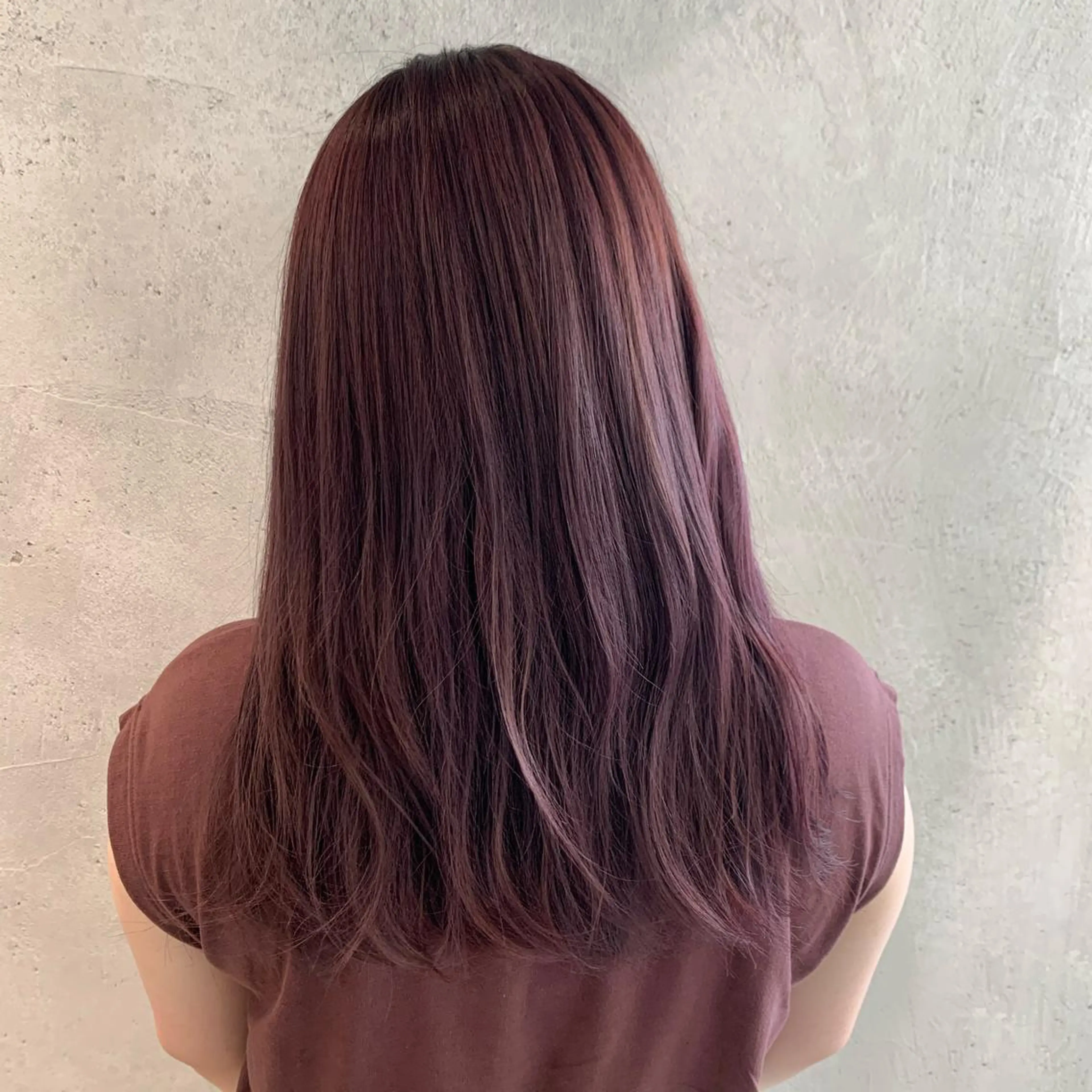 セミロング ヘアカラー 及川シゲル 髪質改善講師のヘアスタイル