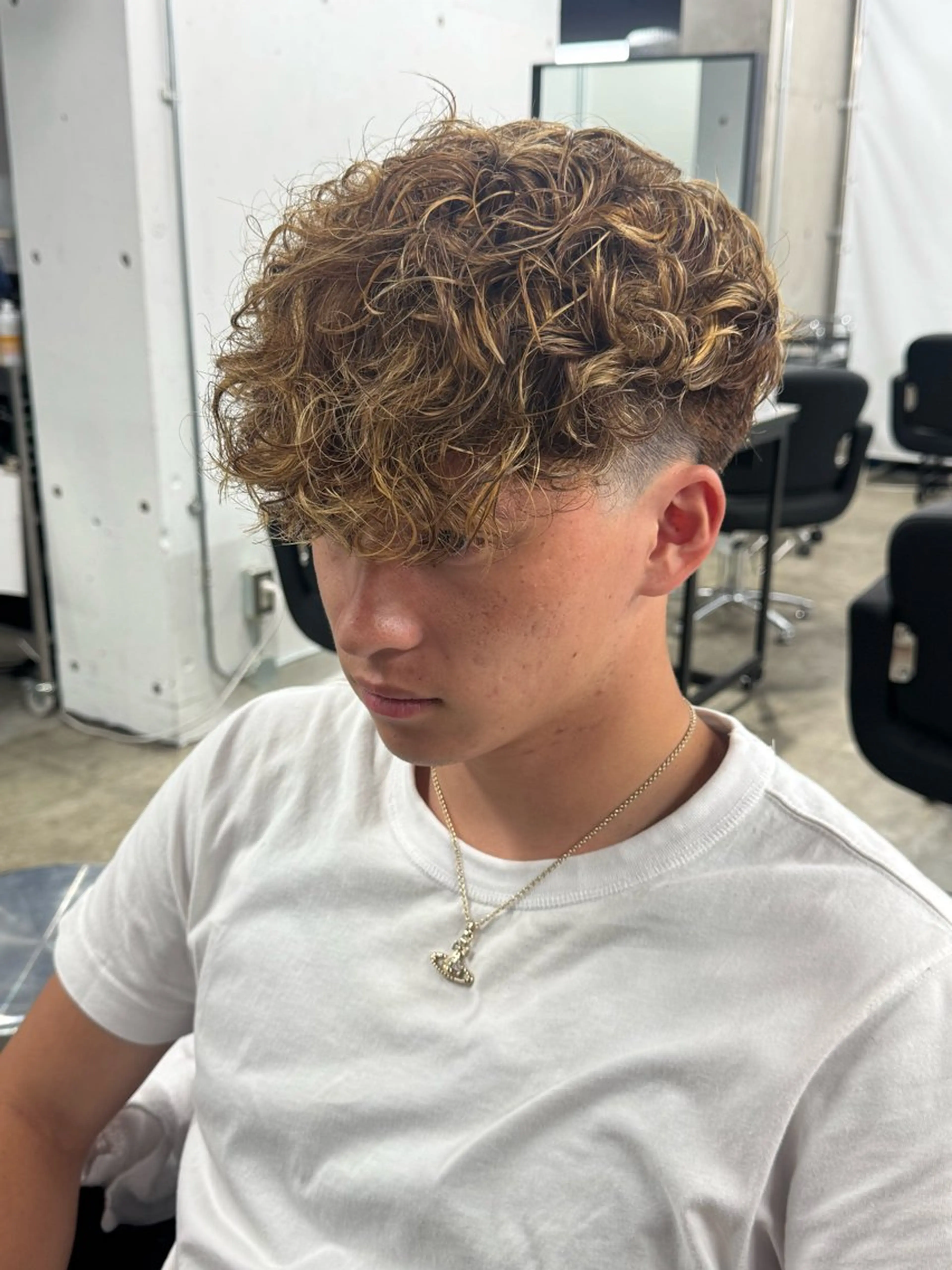 カラー パーマ メンズ カット パーマ 岩佐 柚太のヘアスタイル