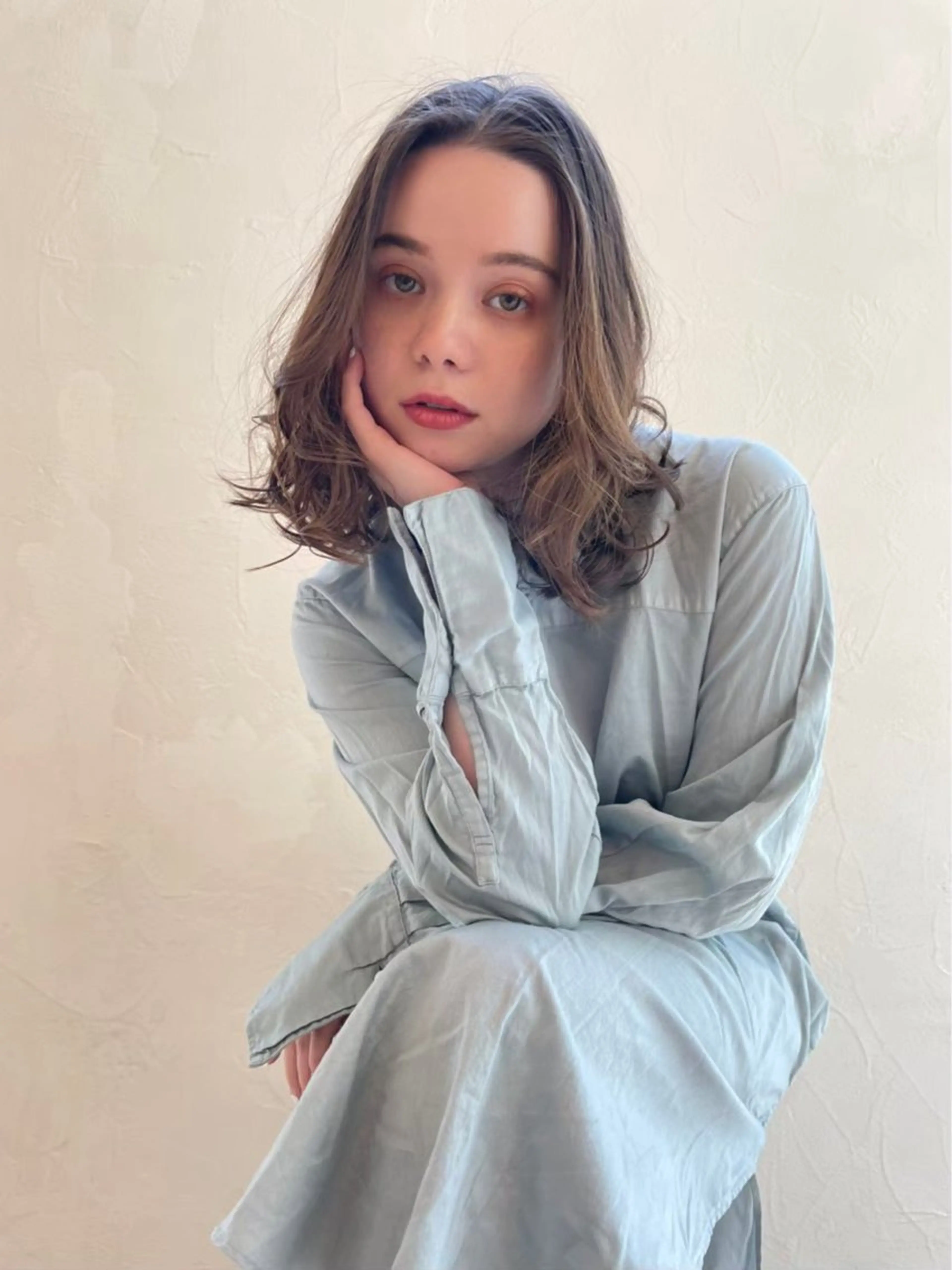 ミディアム 土屋 美賀のヘアスタイル