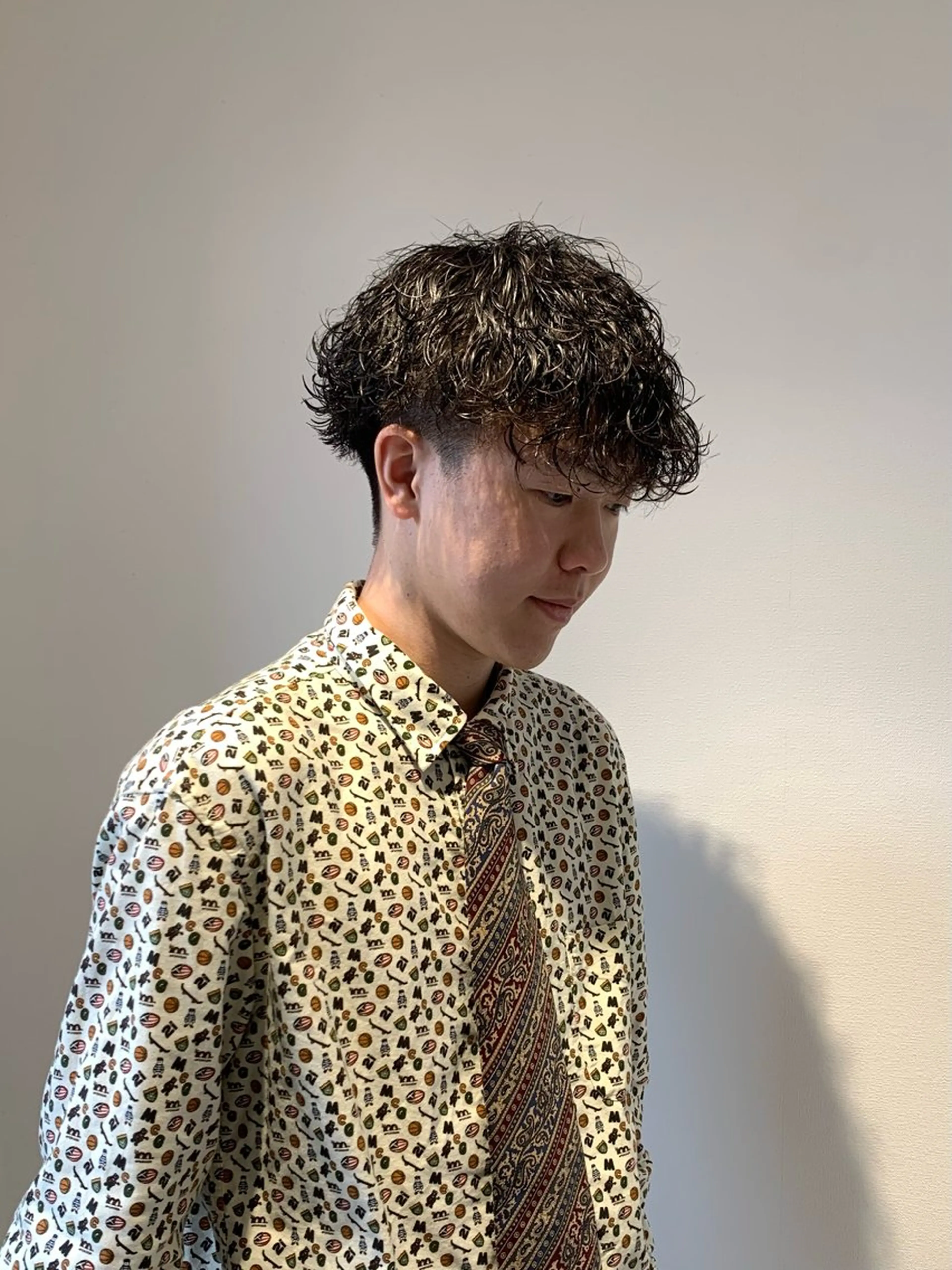 パーマ メンズ 🌱脱白髪染め特化 🌱岡田将英のヘアスタイル