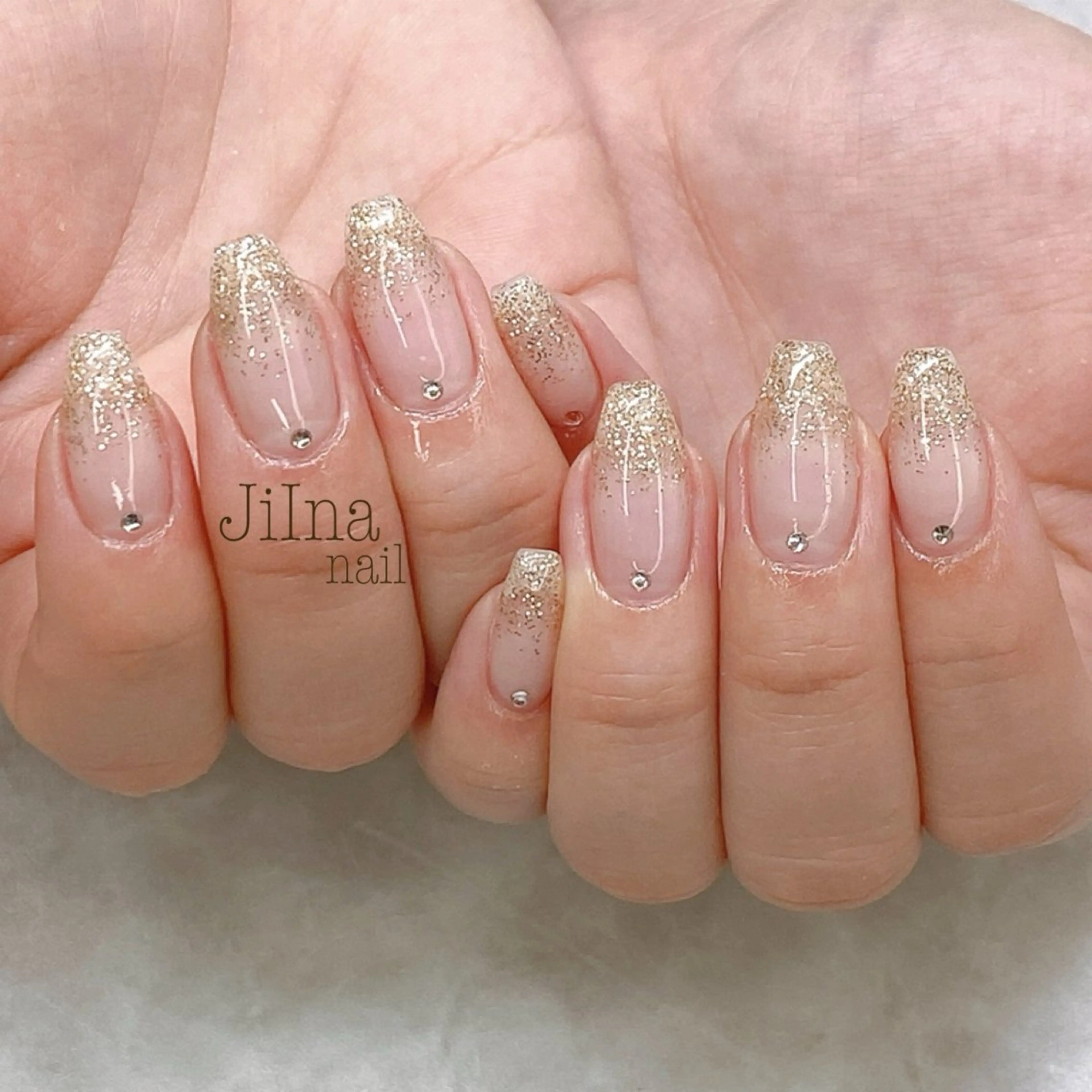 ネイル ラメ(グリッター) ラメグラデーション ストーンネイル JiIna nailのネイルデザイン