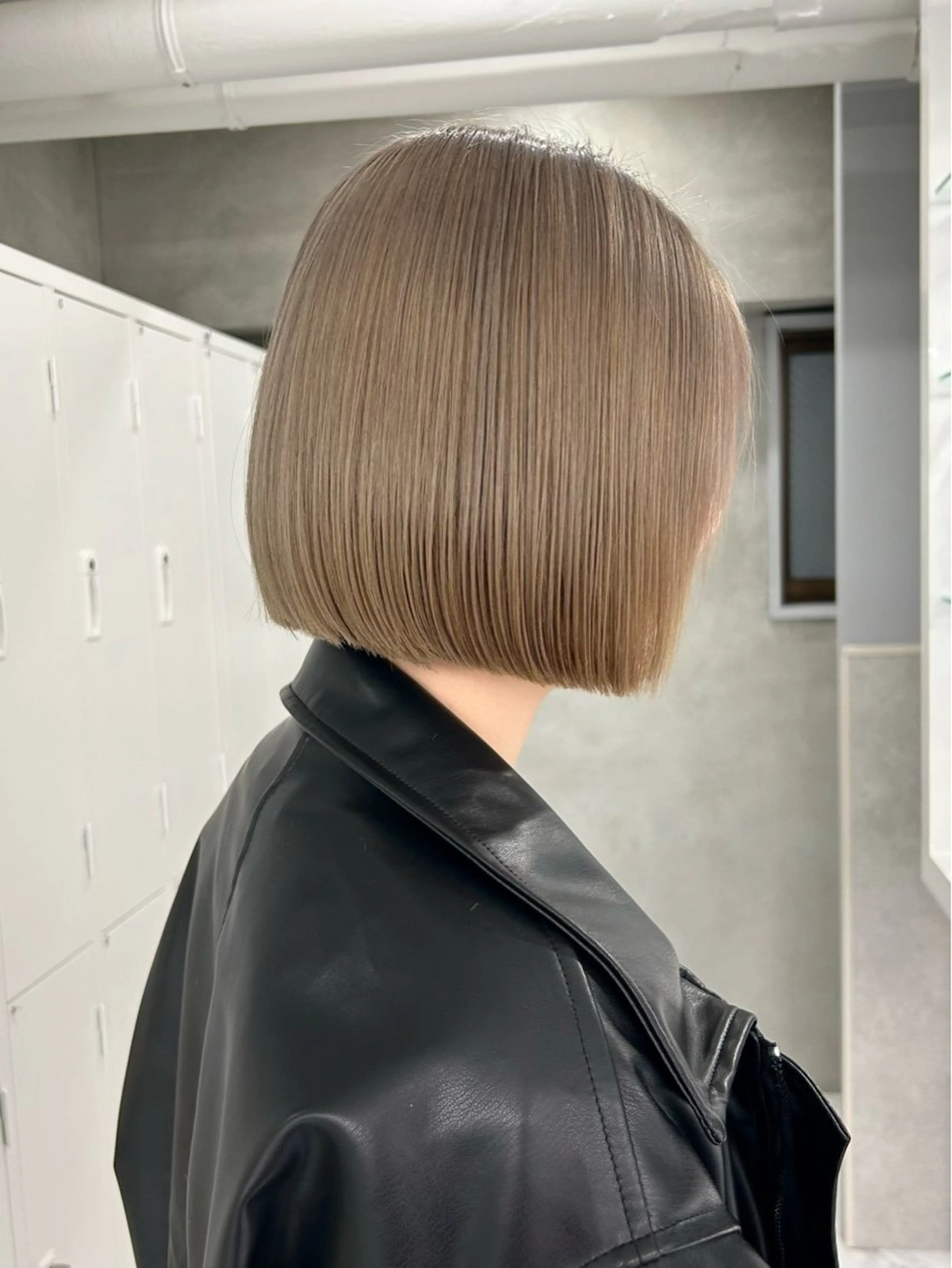 ショート カラー ベージュカラー ミルクティーベージュ ボブ にった みずきのヘアスタイル