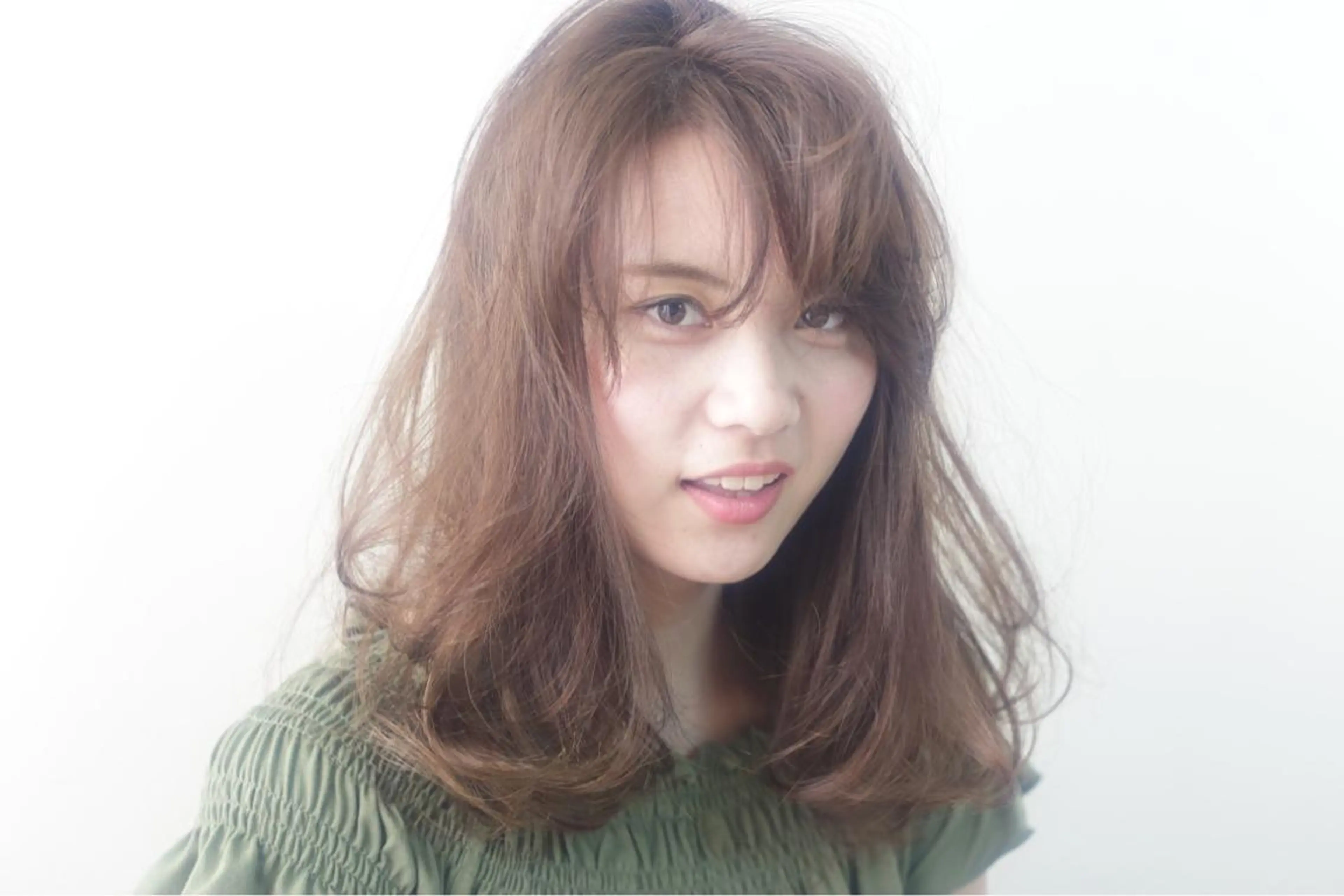 ミディアム カラー タジマ ヤスヒサのヘアスタイル