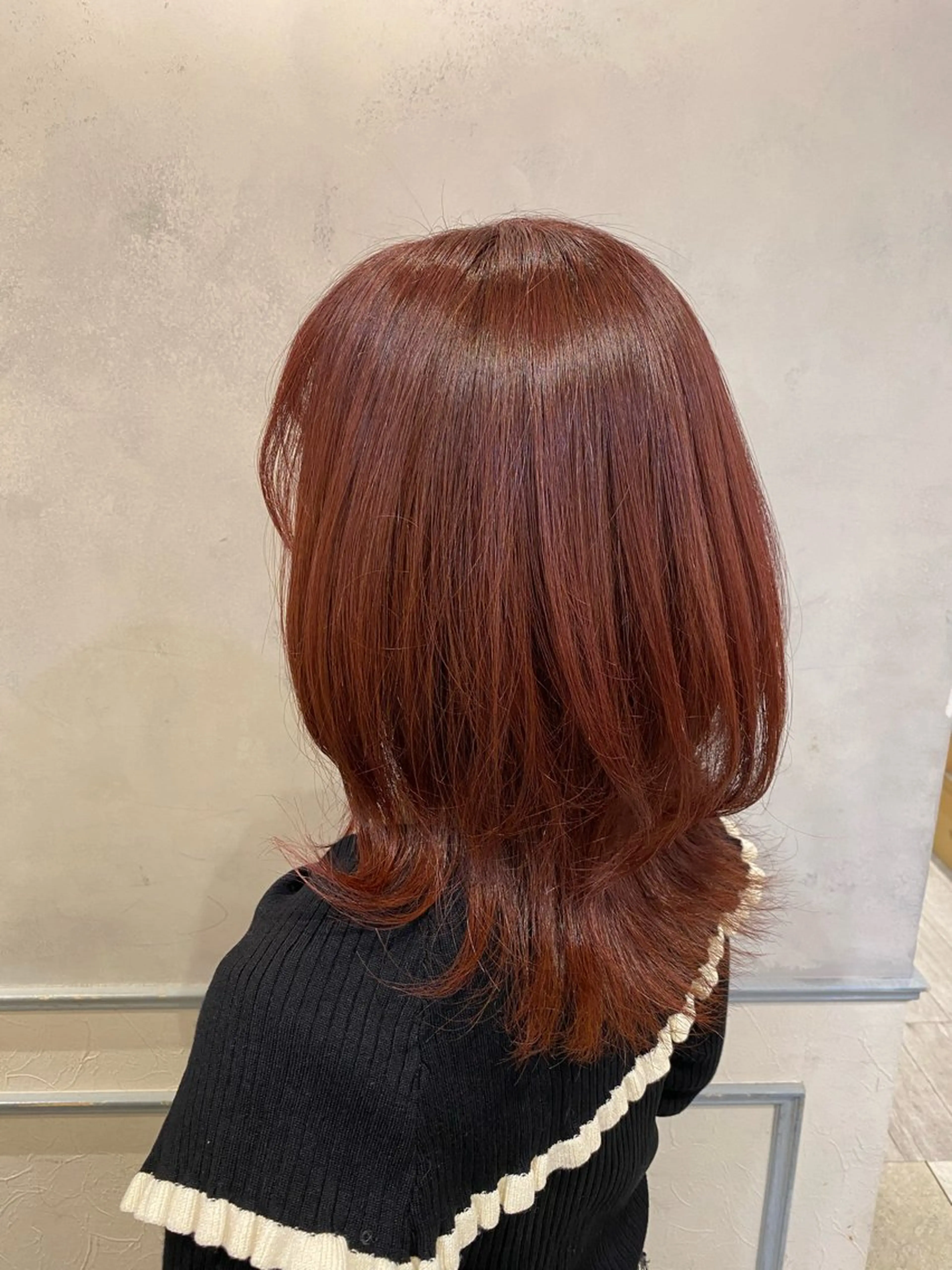 ミディアム カラー 池西 佳穂のヘアスタイル