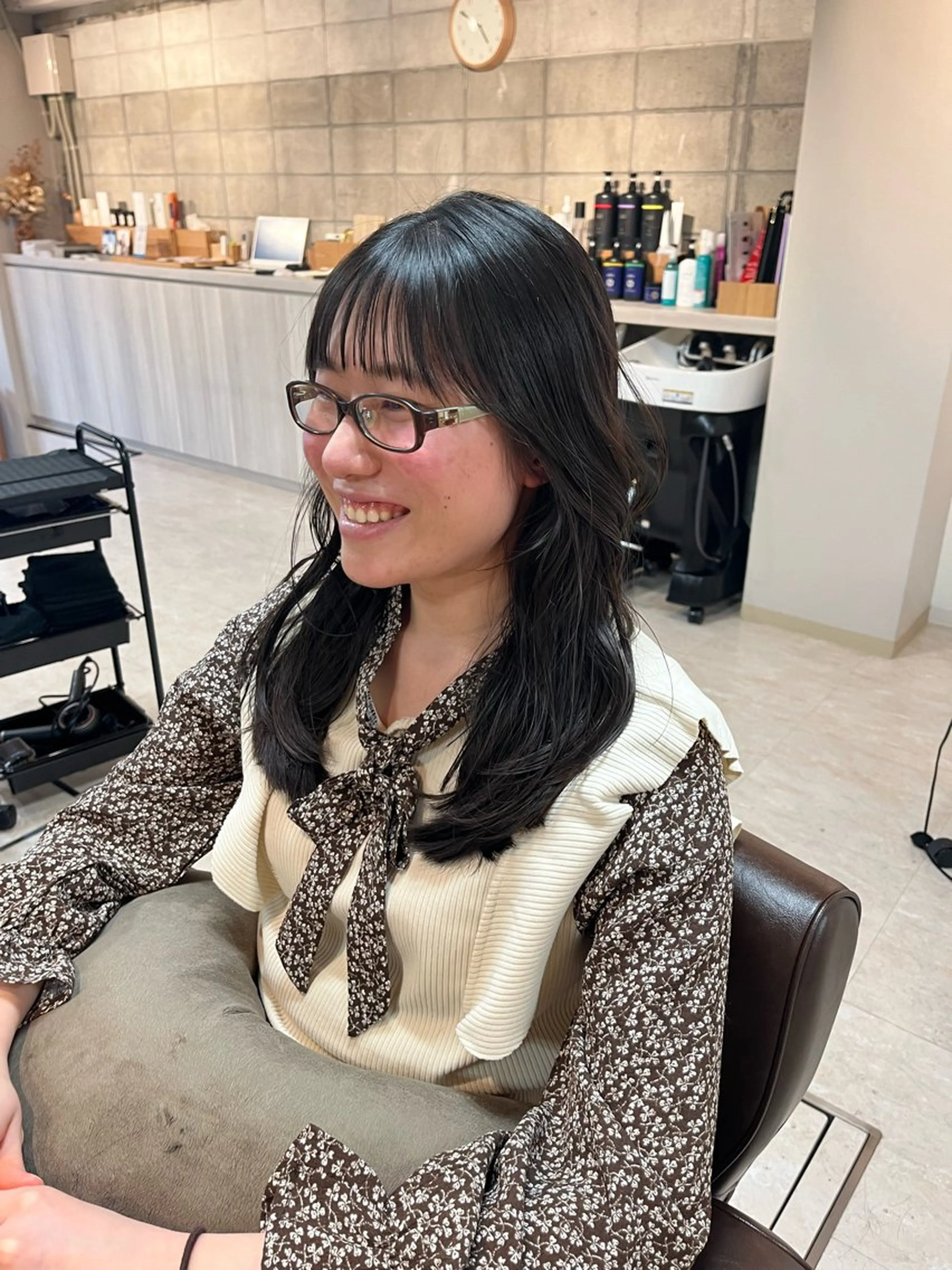 セミロング 顔周りカット レイヤーカット 狩野 くるみのヘアスタイル