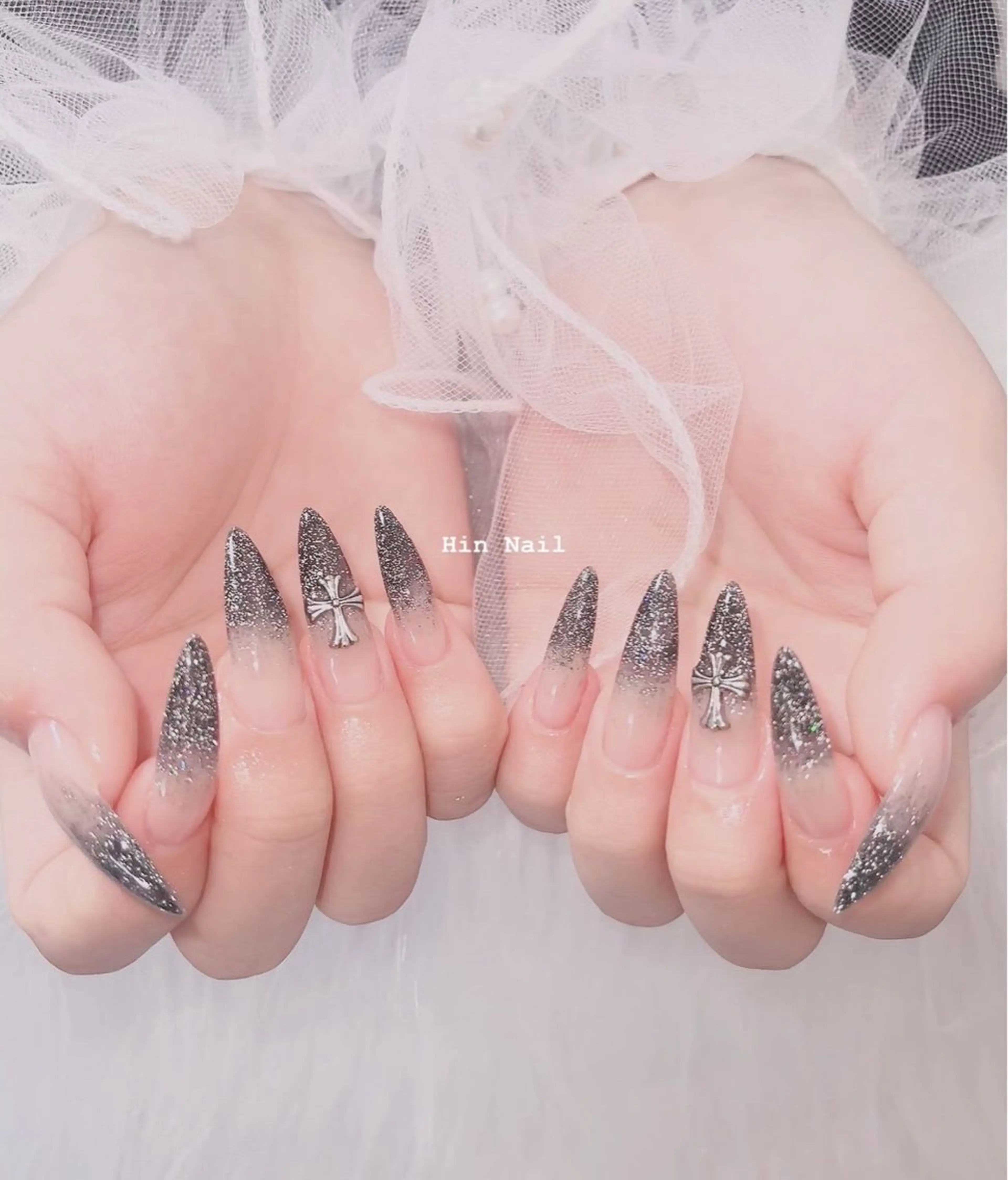 ネイル ハンドネイル Hin Nailsのネイルデザイン