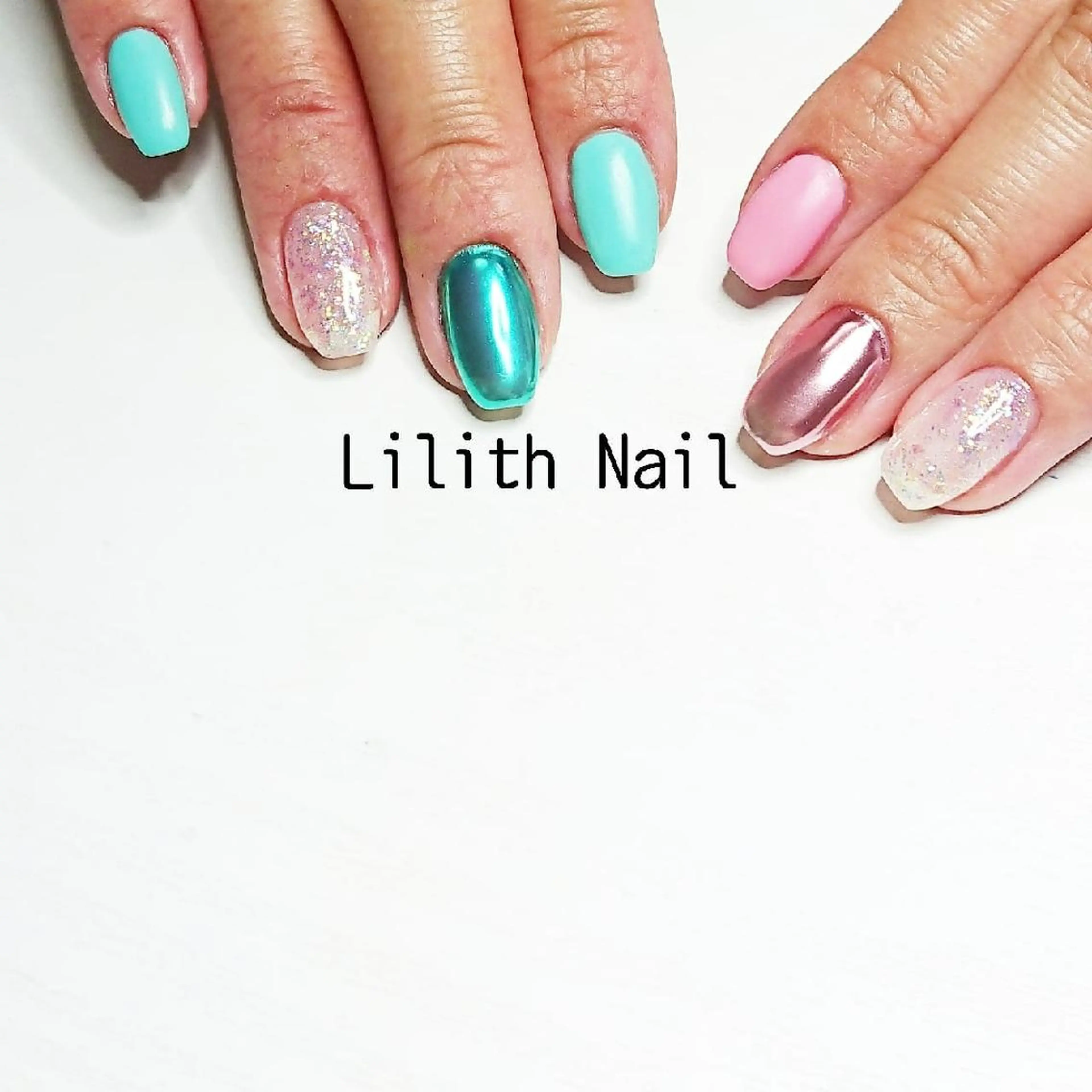 ネイル ミラーネイル ハンドネイル Lilith Nailのネイルデザイン