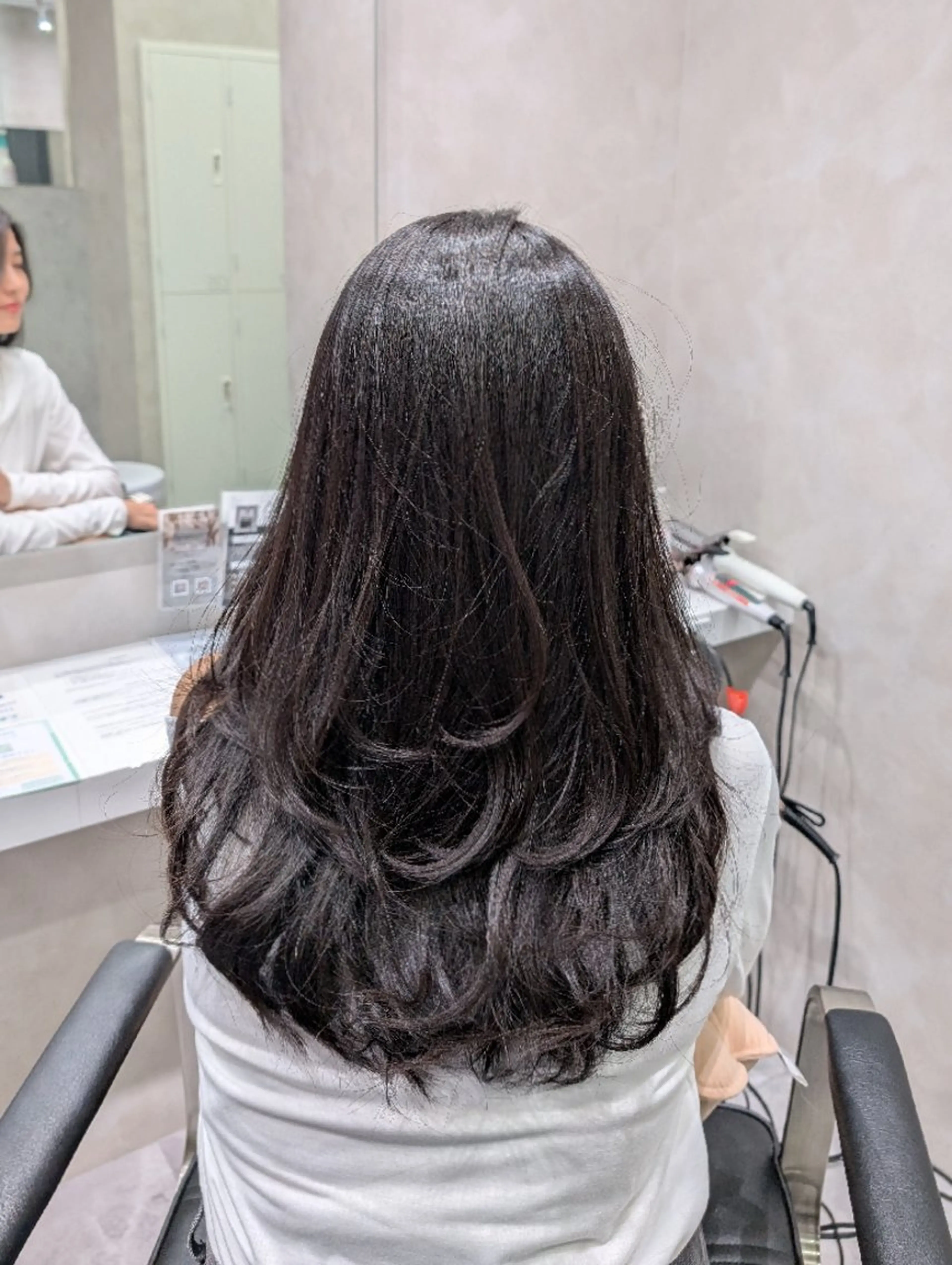 ロング 顔まわりレイヤー 顔周りカット ハッシュカット レイヤーカット カット ヘアカラー トリートメント 髪質改善/ 上村旺武のヘアスタイル