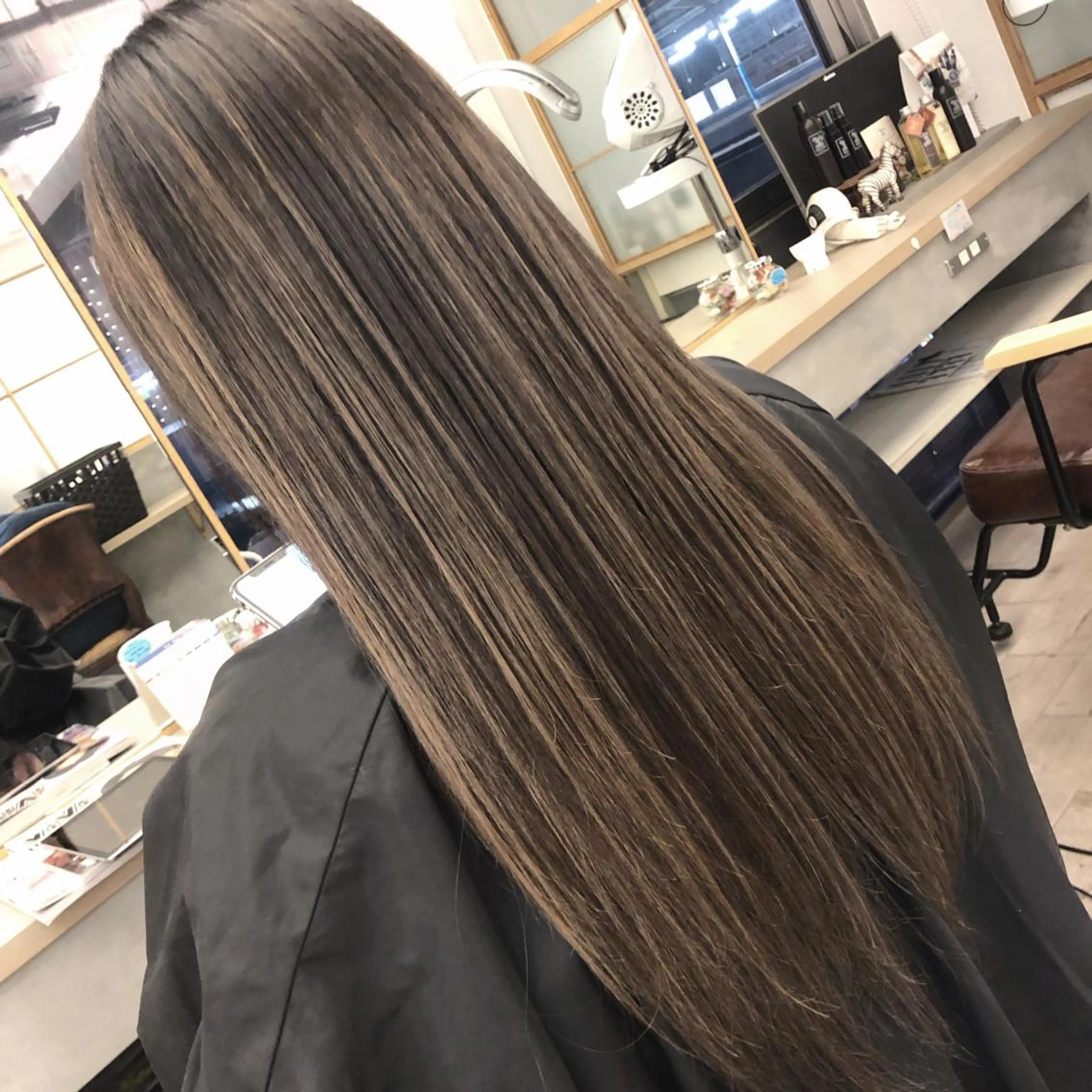 ロング ブリーチカラー🌈 石垣翔太のヘアスタイル