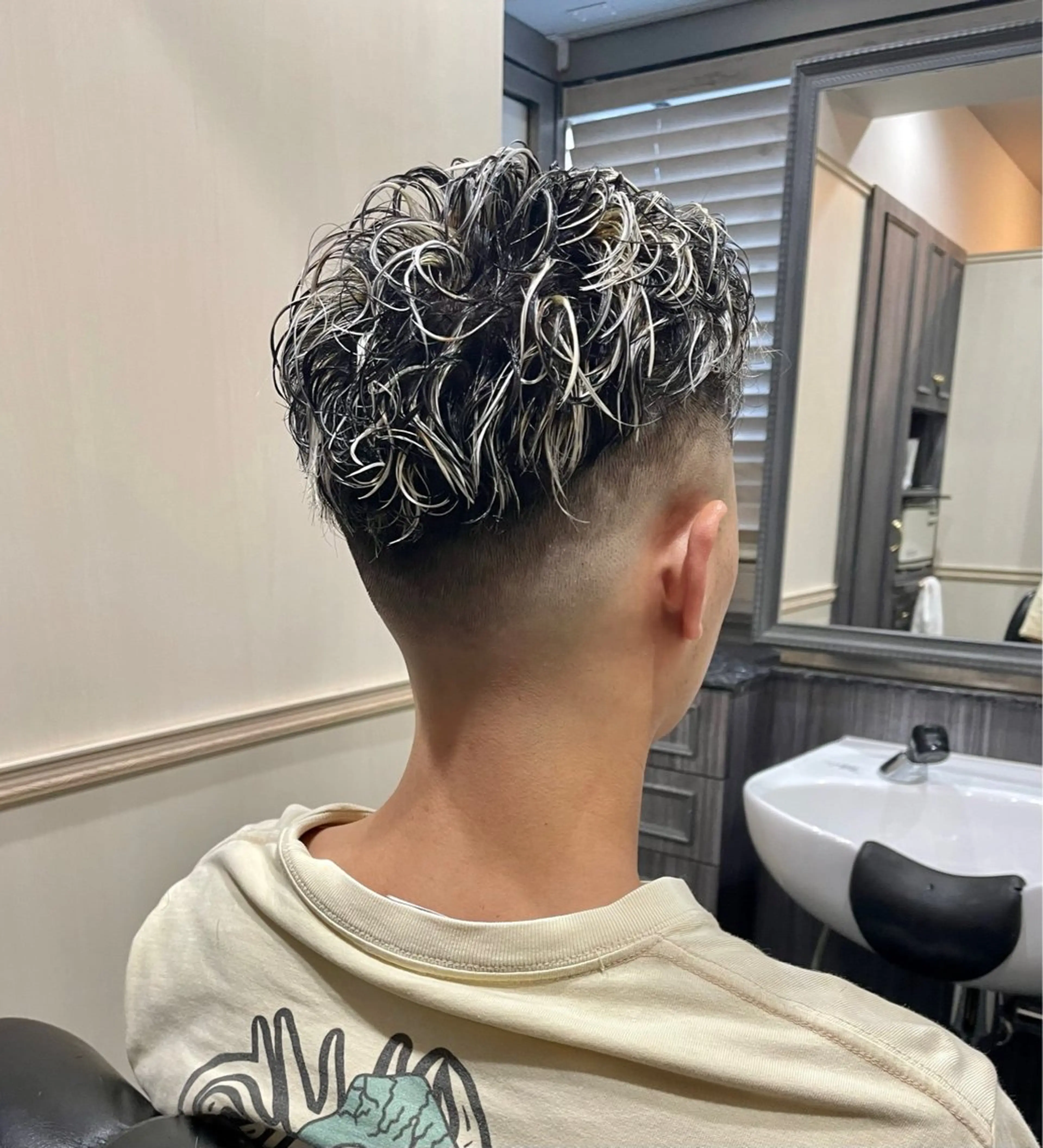 ショート カラー パーマ メンズ カット ヘアカラー 無料メンズカット❗️ 岡本晟我のヘアスタイル