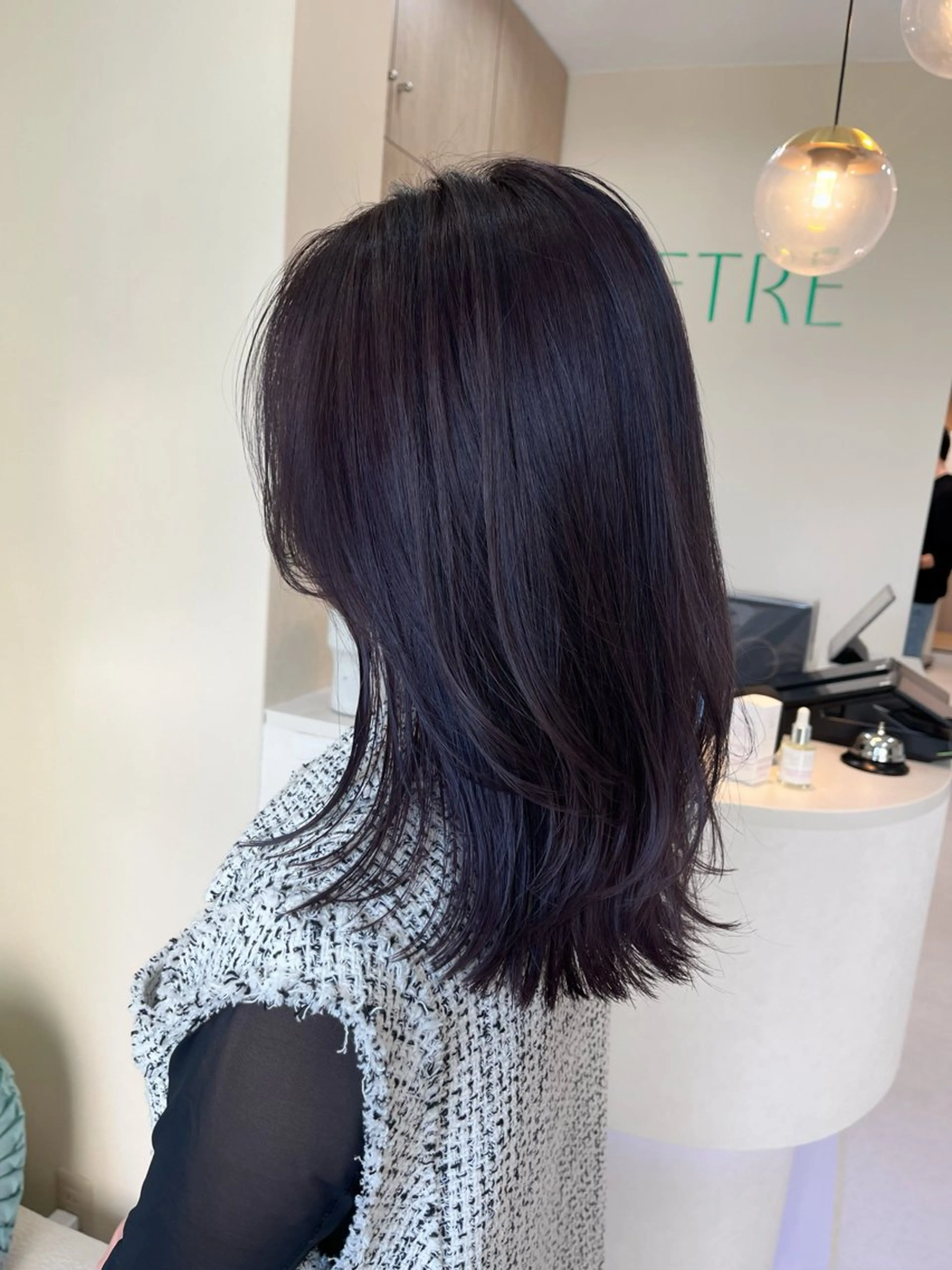 ミディアム カラー 中村 佳歩のヘアスタイル