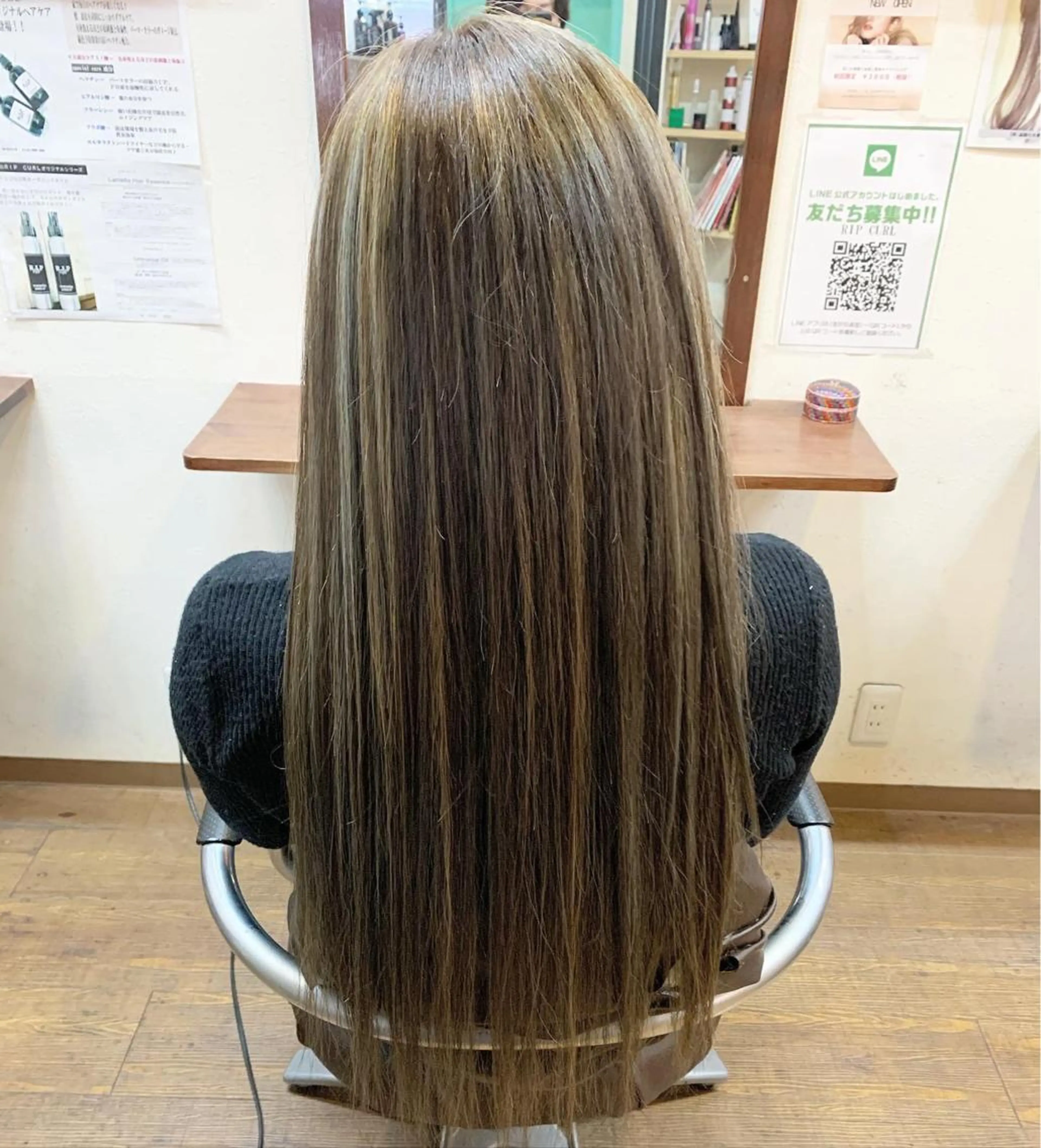 ［髪質改善］酸性ストレート☆酸熱より持ち◎クセ毛もしっかり伸びます🎶カット付きの写真