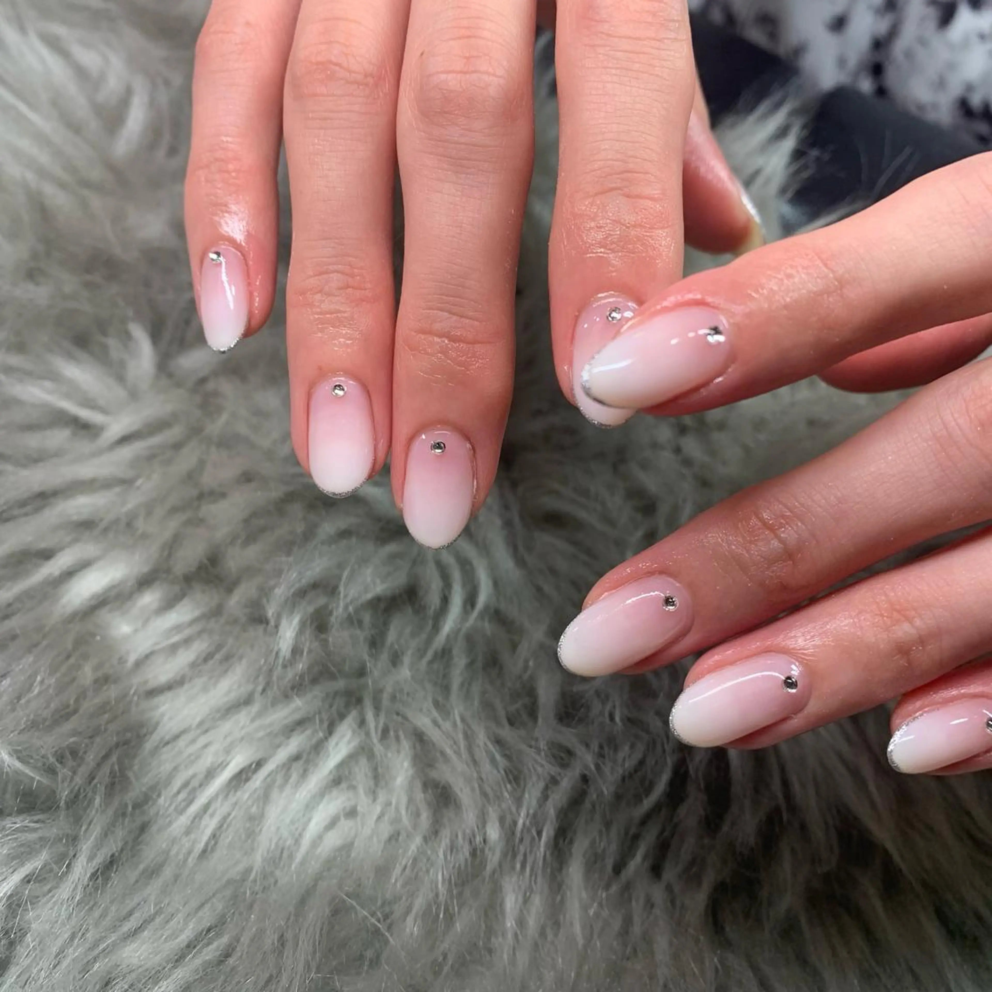 ネイル mofie🤍ユミ/ 恵比寿/パラジェルのネイルデザイン