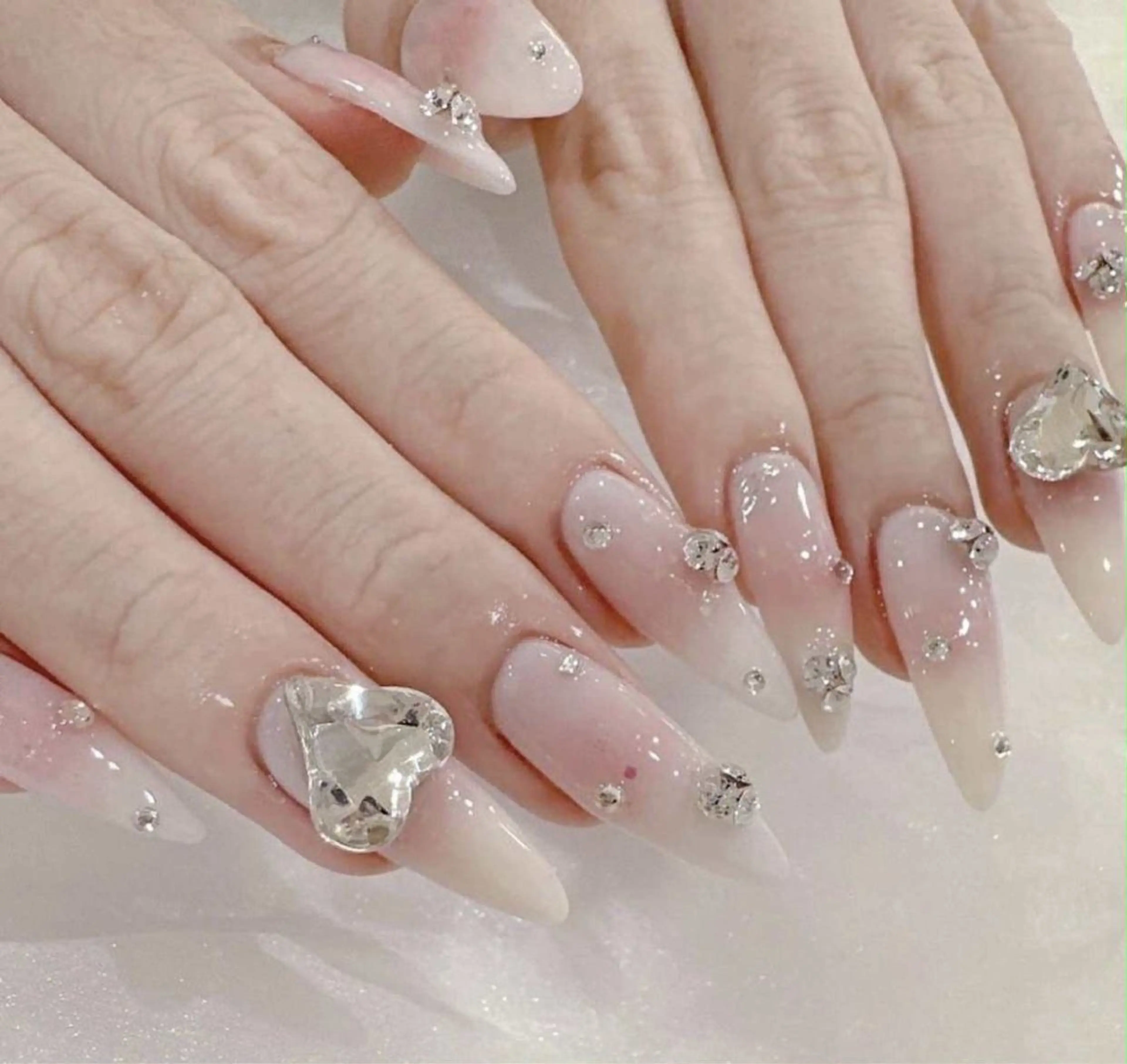 ネイル アートネイル 長さ出し ジェルネイル マグネットネイル ニュアンスネイル Kanao_ CloudyChanのネイルデザイン