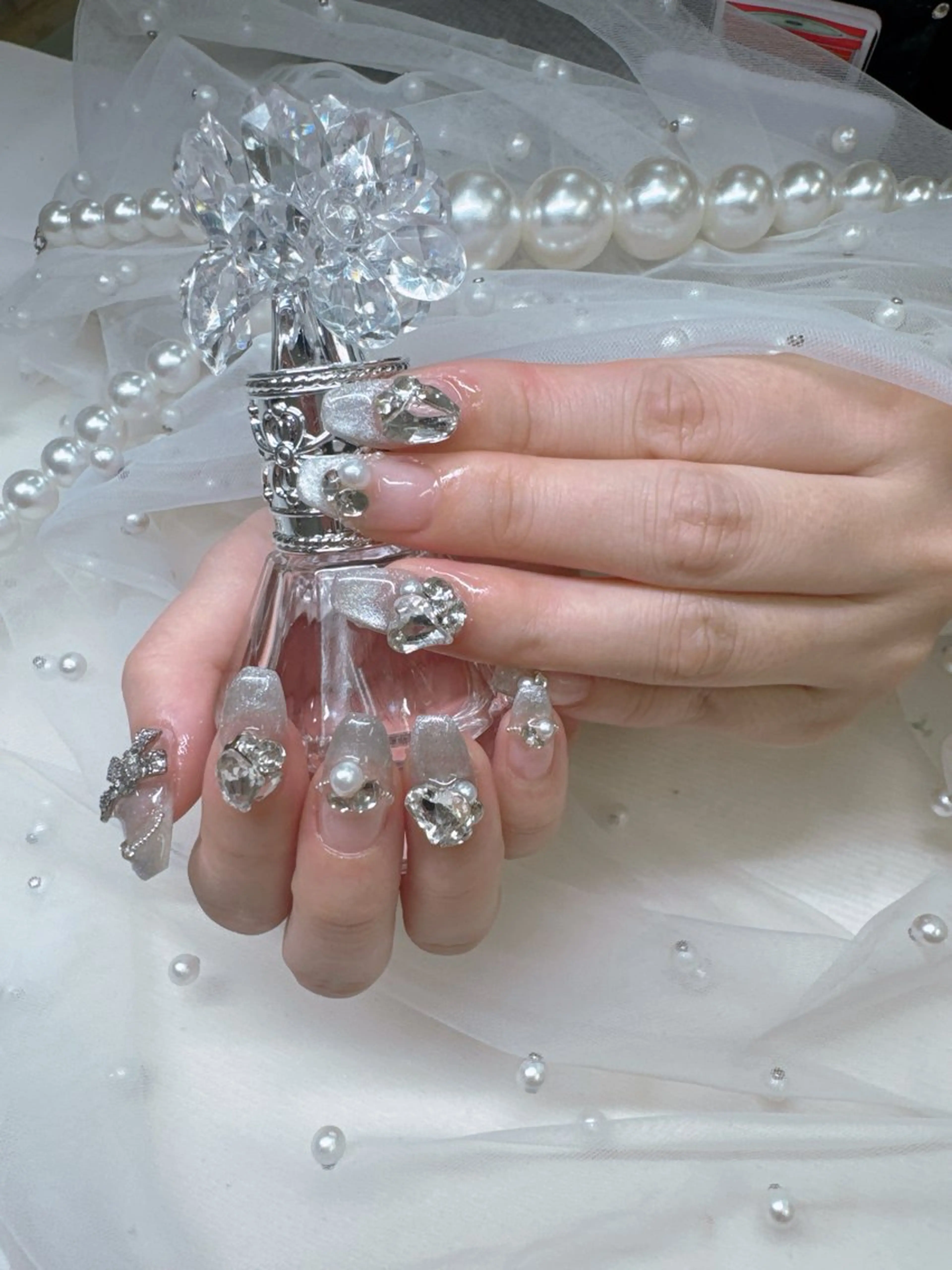 ネイル フレンチネイル ジェルネイル ガラスフレンチ キラキラネイル ロングネイル Queeens nailのネイルデザイン