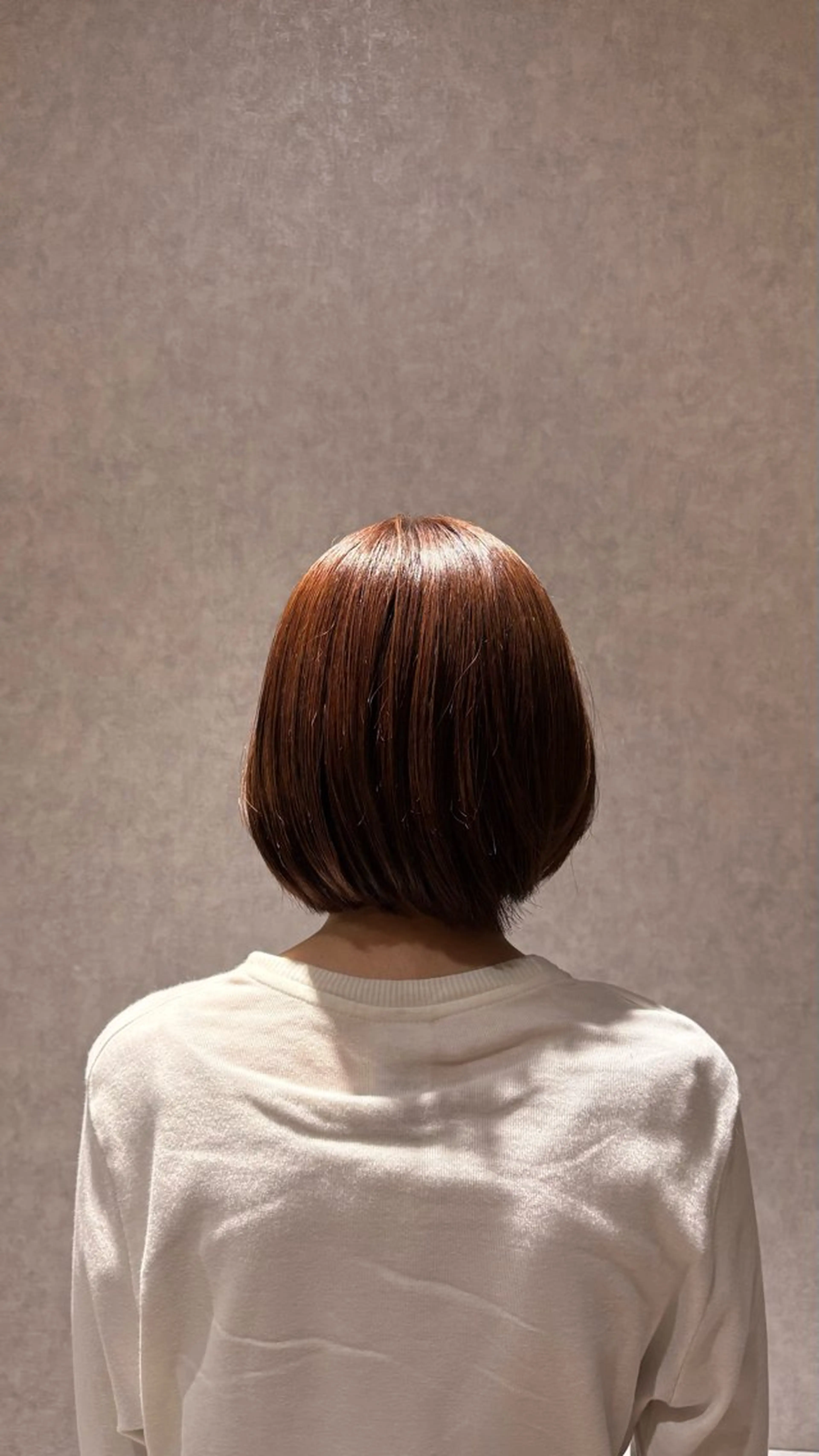 カラー 西 ひよのヘアスタイル