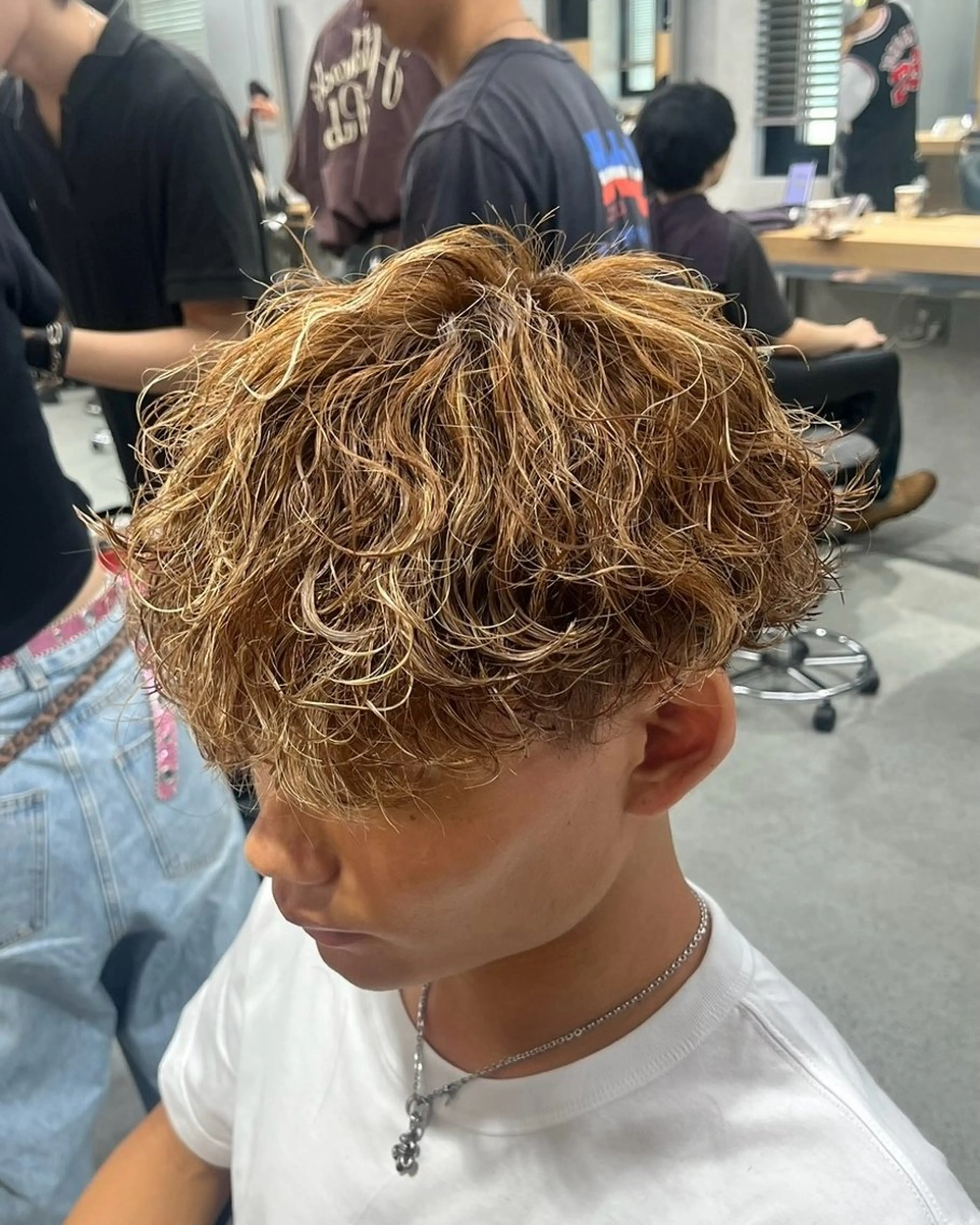 ショート カラー パーマ メンズ メンズハイライト メンズメッシュ メンズパーマ 波巻きパーマ ハイライトカラー カット ヘアカラー パーマ 🔥メンズ 特化🔥菊水皐暉🔥のヘアスタイル
