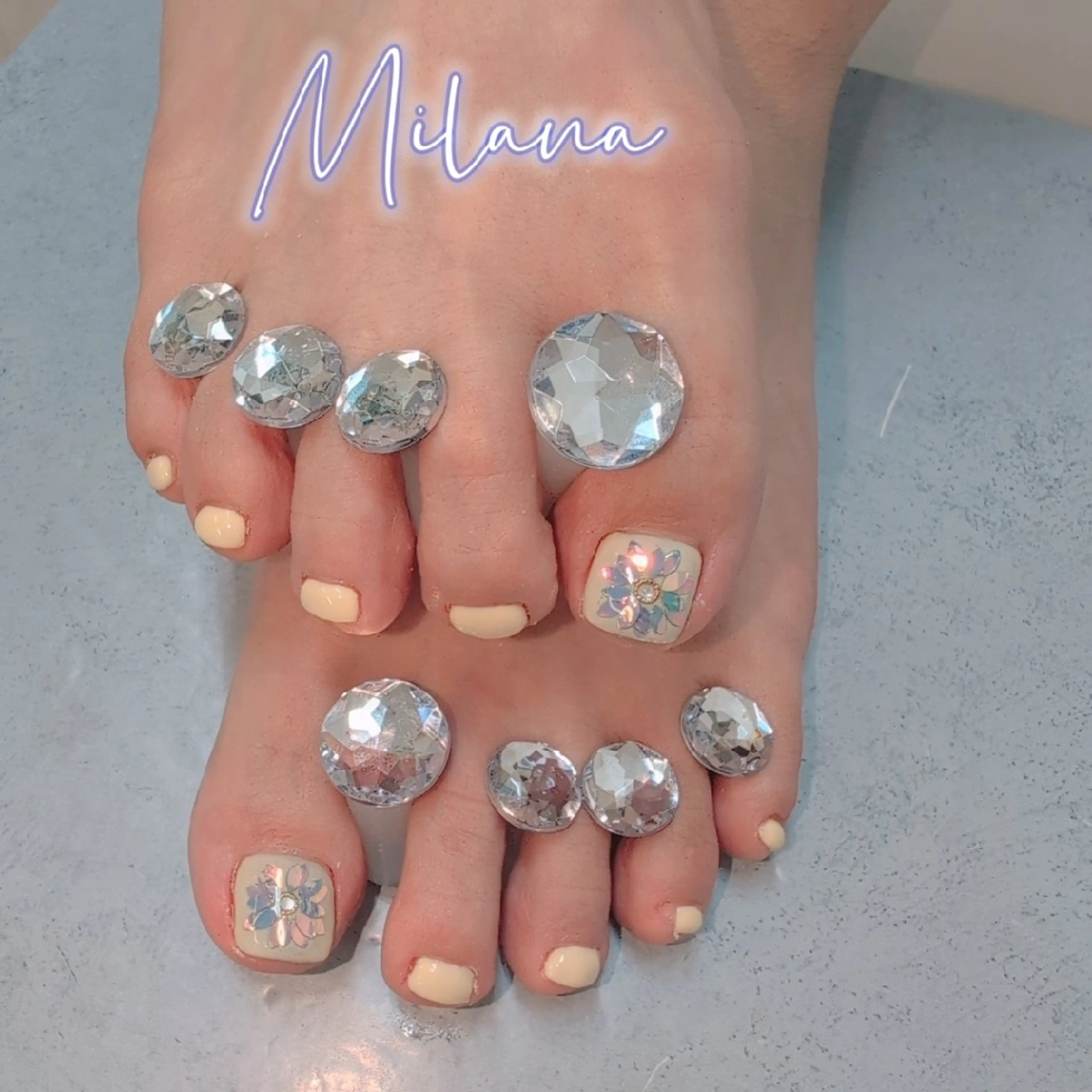 ネイル アートネイル フットネイル ワンカラーネイル フットネイル Milana 川瀬のネイルデザイン