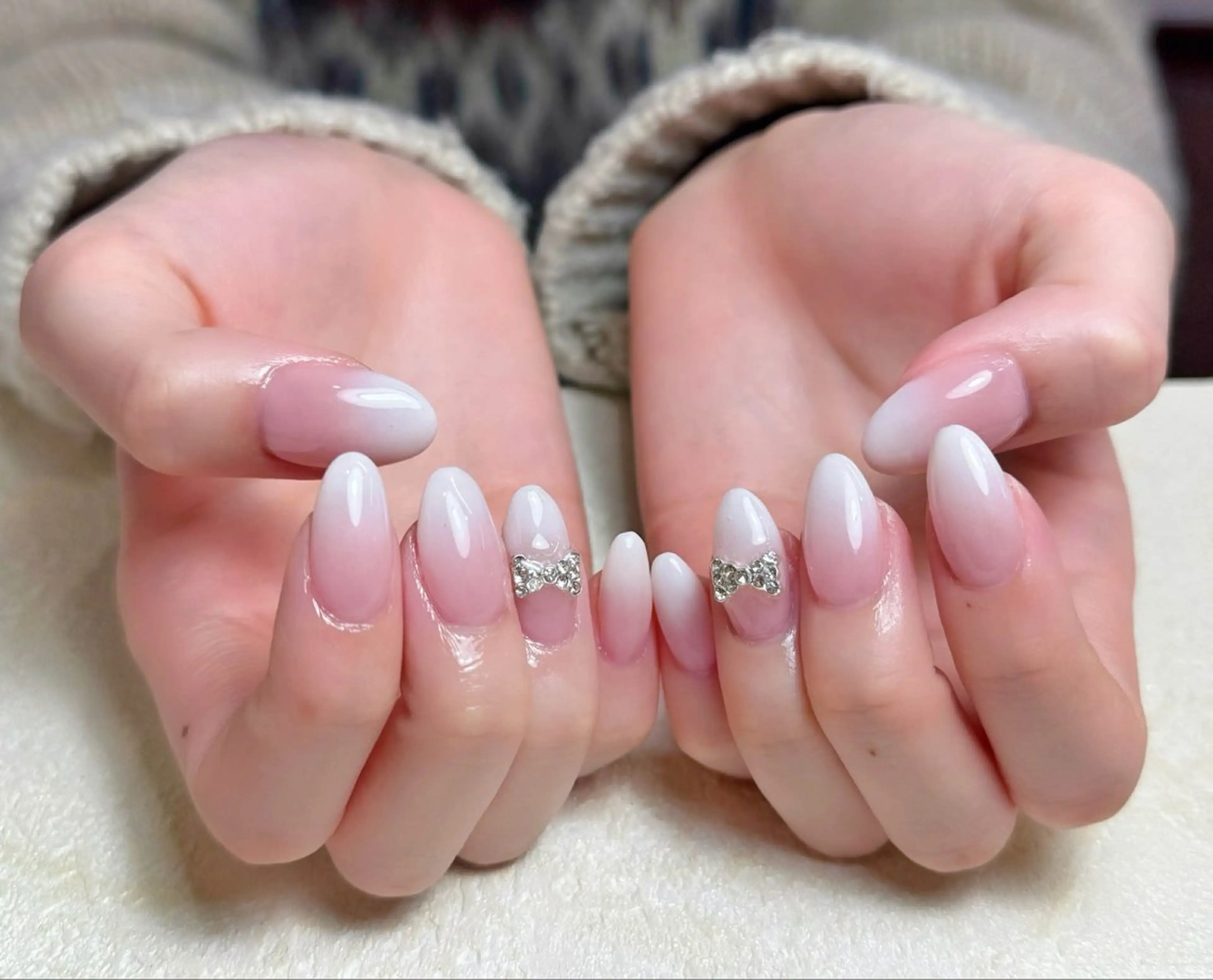 ネイル チークネイル 長さ出し フレンチネイル グラデーション キラキラネイル 中野駅から2分 MEO NAILのネイルデザイン