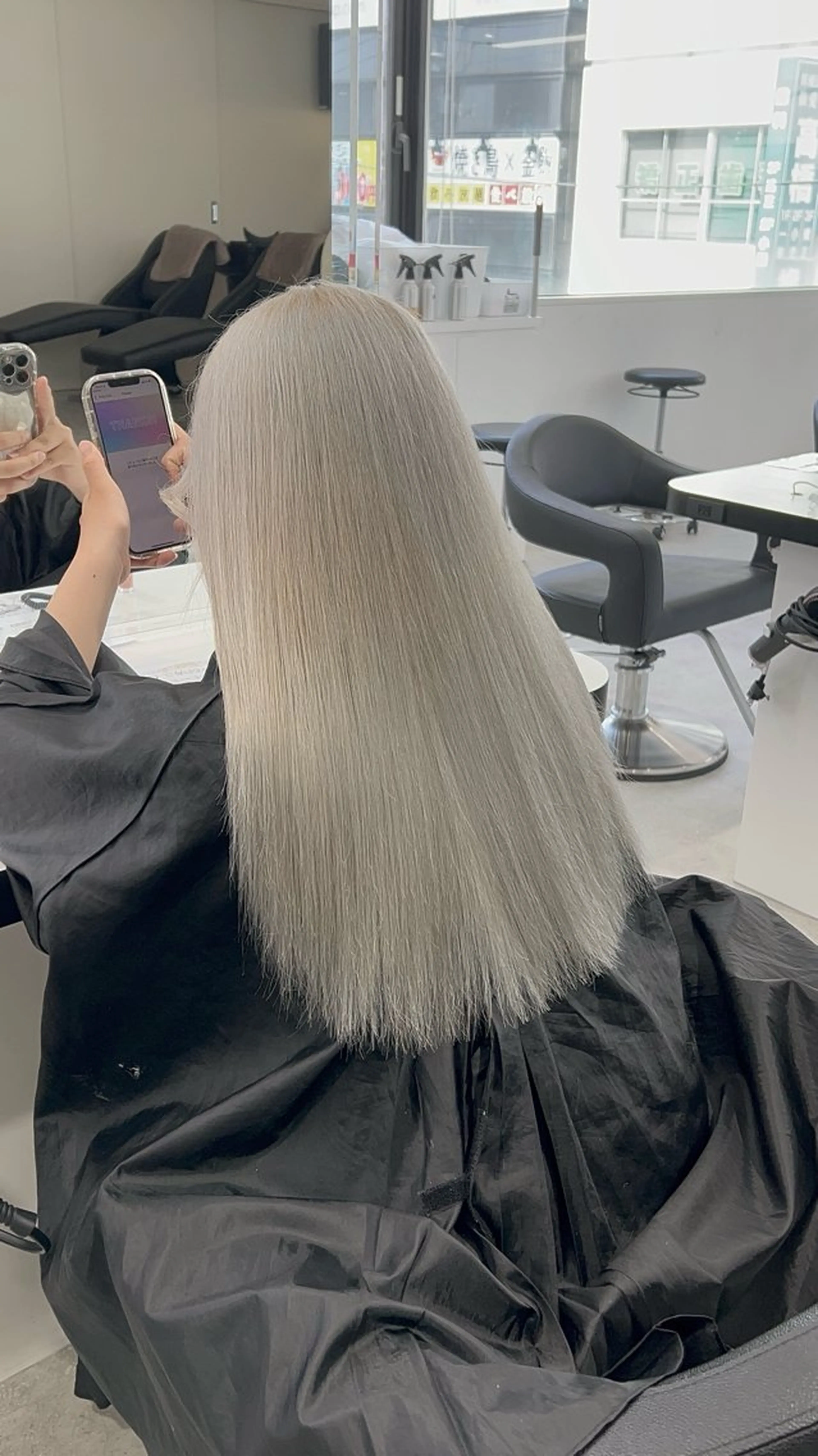 ロング カラー ヘアカラー 履歴修正屋さん／ ブロンド／ホワイトのヘアスタイル