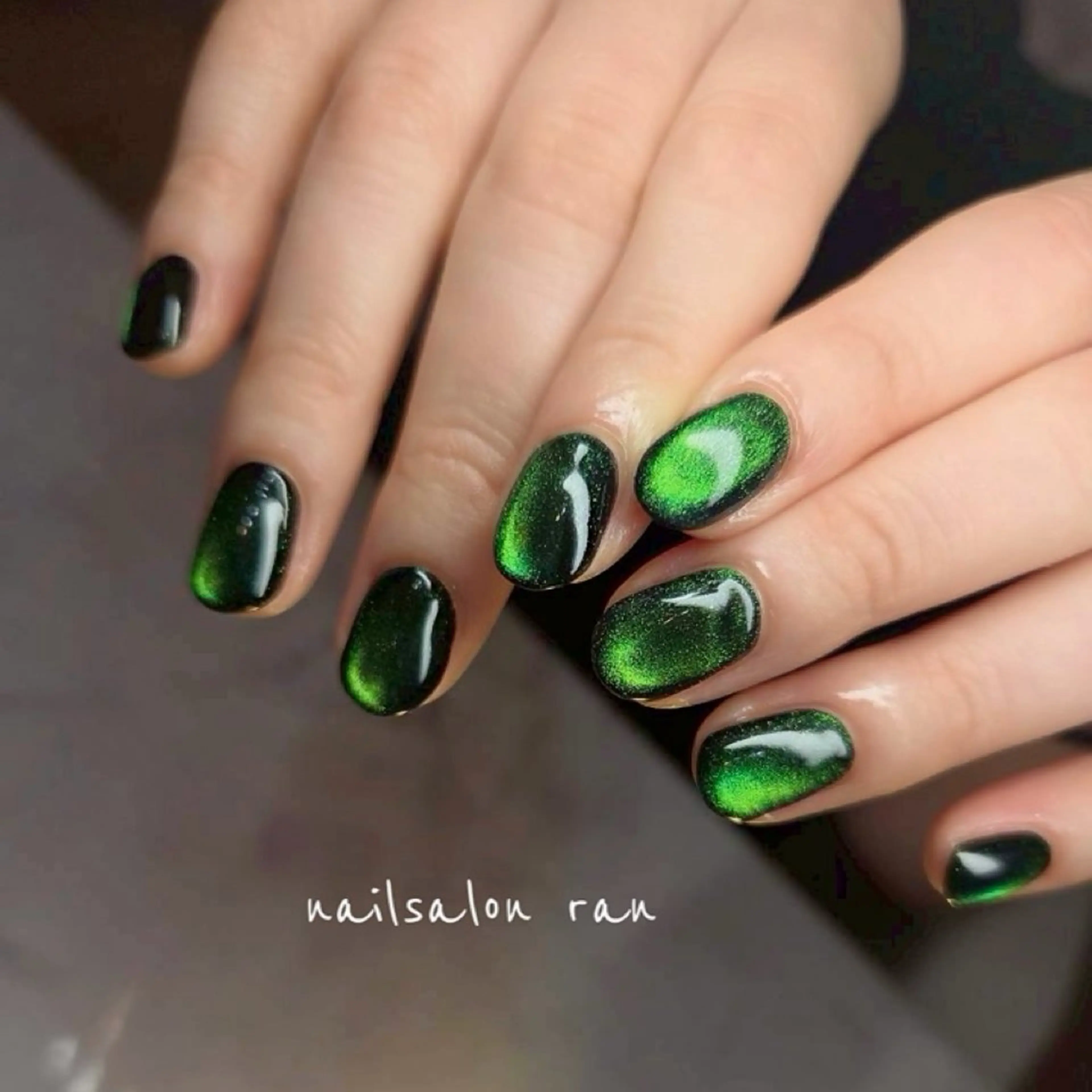 ネイル グリーン マグネットネイル マグネットワンカラー ワンカラーネイル ハンドネイル nailsalon ranのネイルデザイン