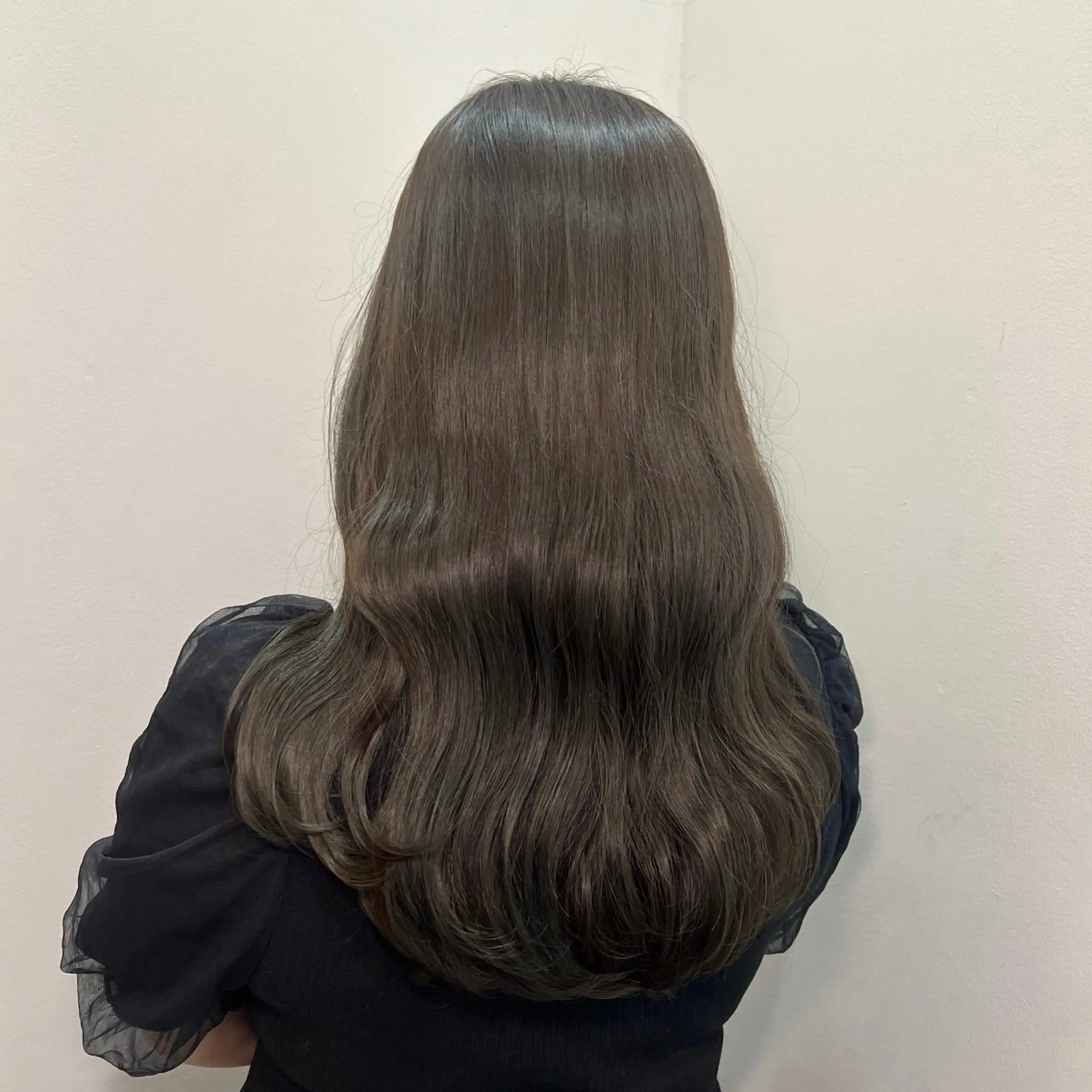 ロング カラー 透明感カラー グレージュ オリーブグレージュ オリーブグレー Luana .Rioneのマツエク・マツパデザイン