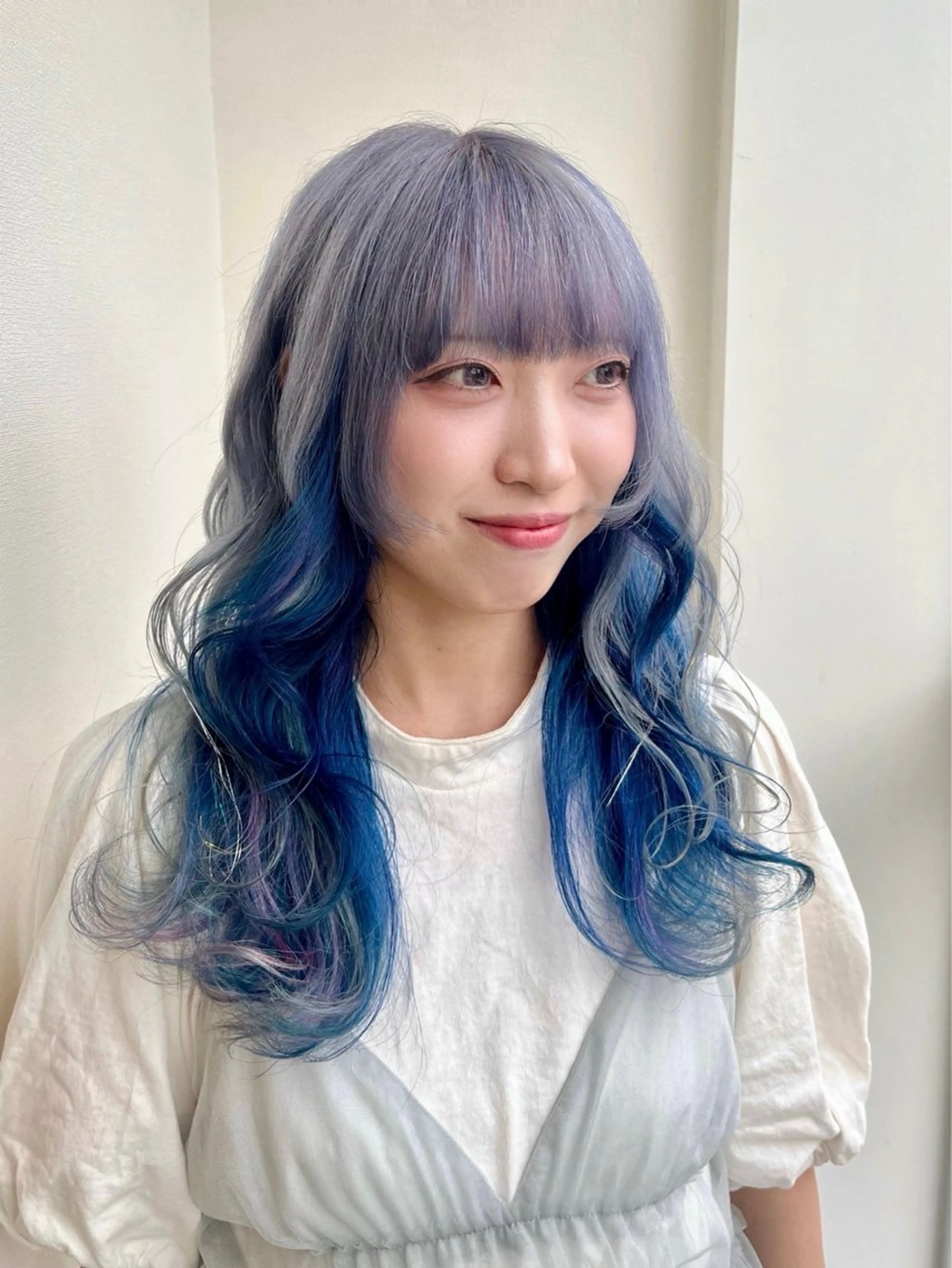 ロング カラー ブリーチ デザインカラー グレージュ インナーカラー ユニコーンカラー ヘアカラー 派手髪デザインカラー ヒロカのヘアスタイル