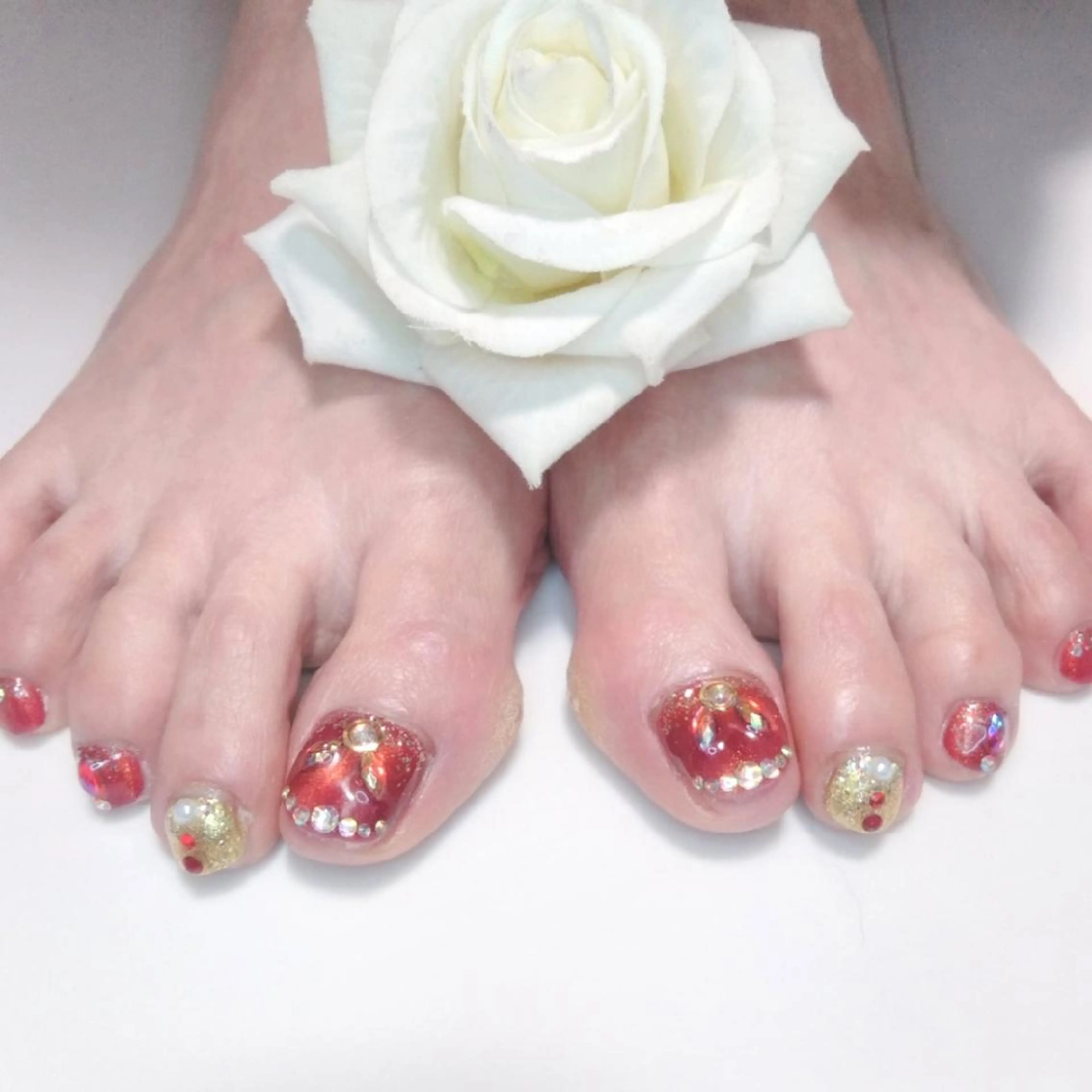 ネイル エステとネイル ローズコンフォートのネイルデザイン