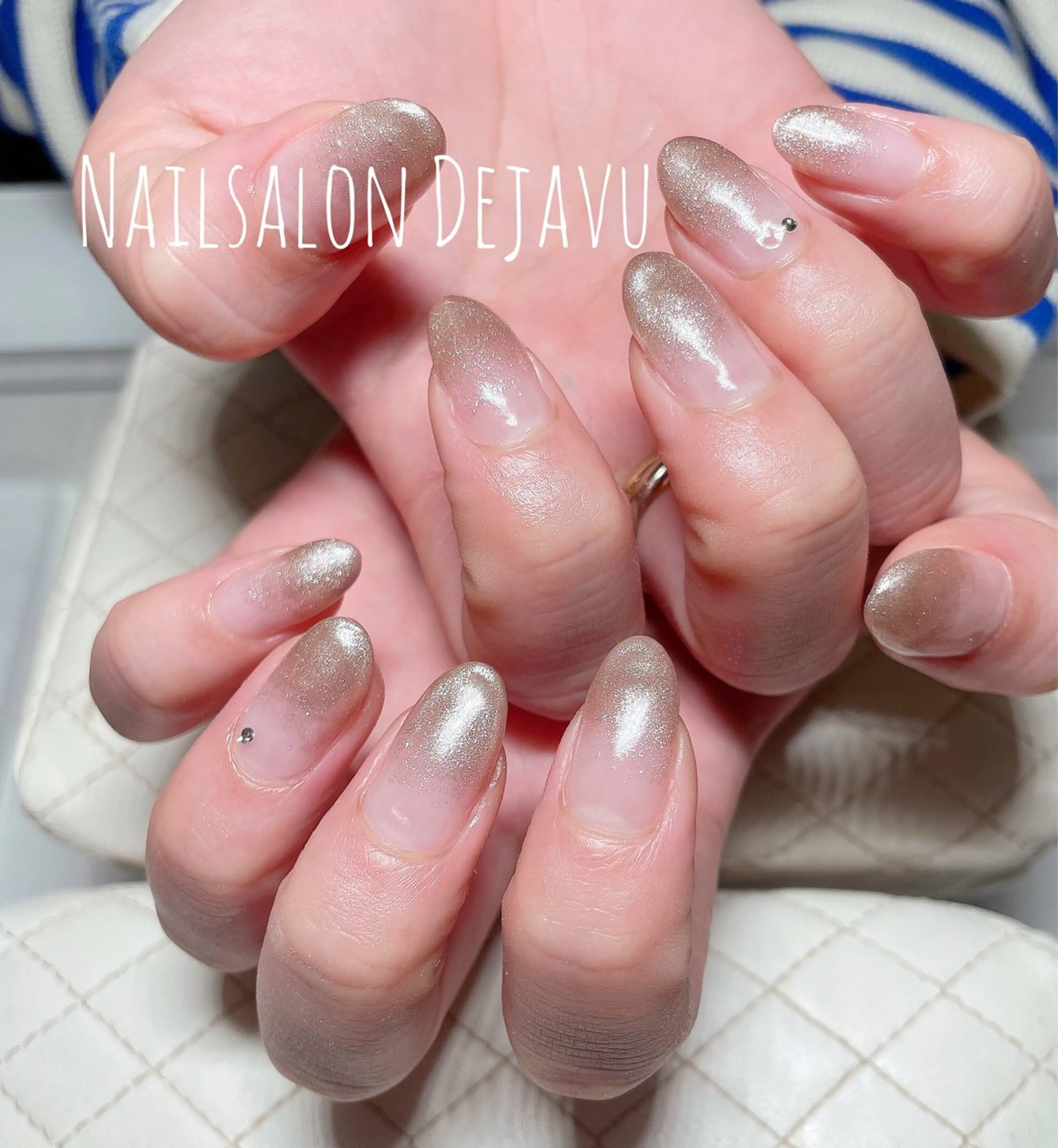 ネイル アートネイル グラデーション シンプルネイル ストーンネイル ハンドネイル Dejavu所属・Nail salon Dejavu 🌿のネイルデザイン