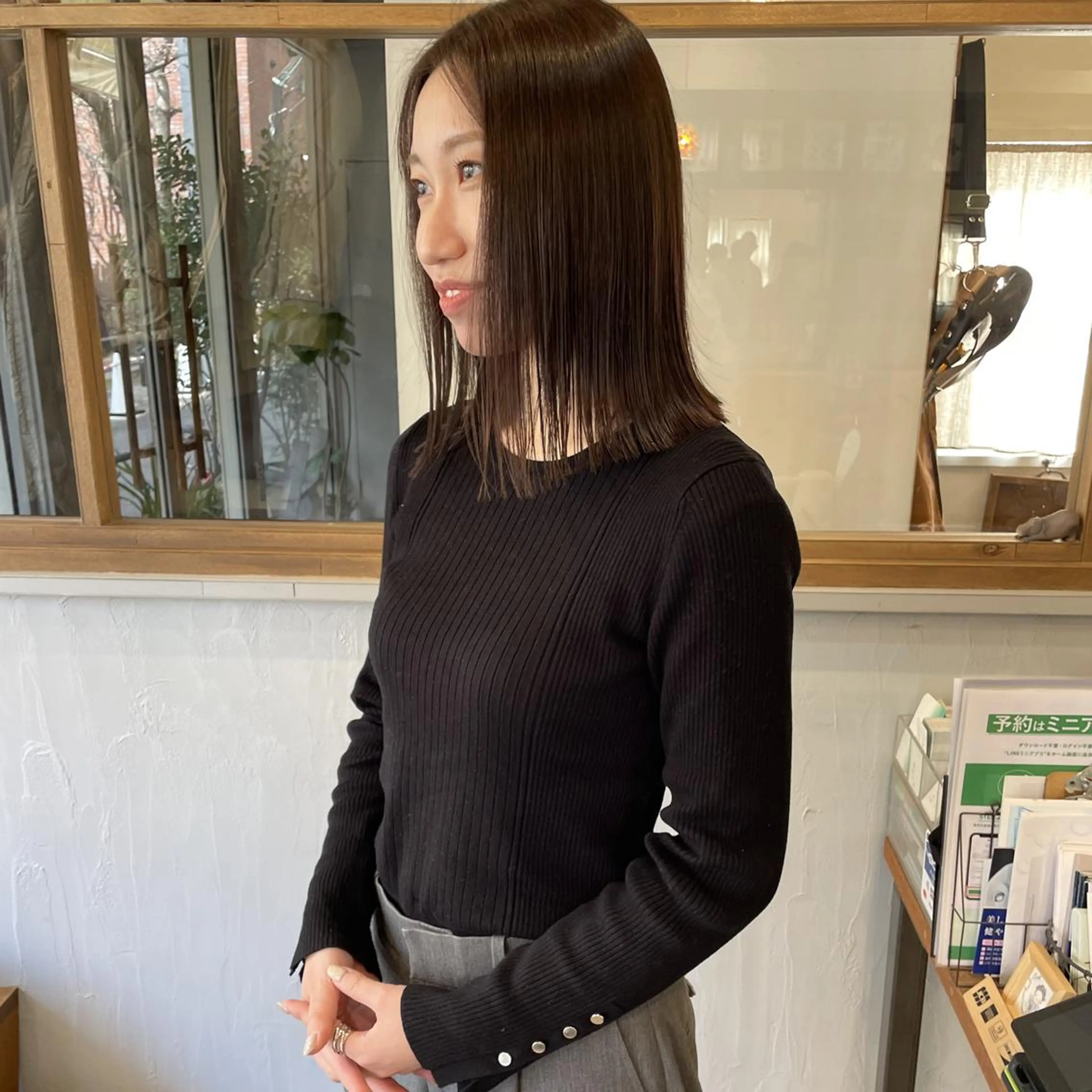 セミロング カラー 神戸元町店 スタッフのヘアスタイル