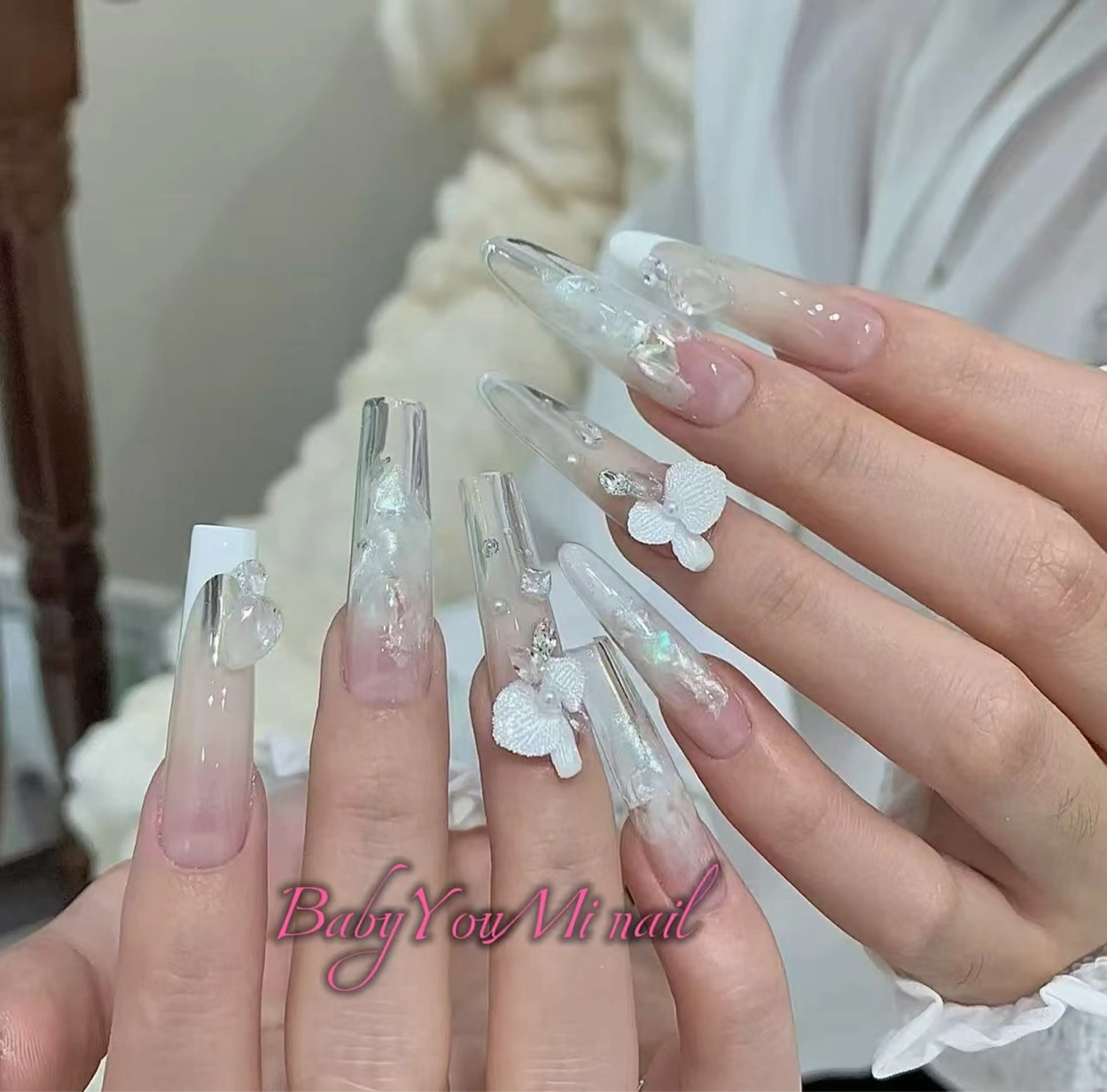 ネイル オーロラネイル フラワーネイル フットネイル フレンチネイル ジェルネイル ハンドネイル BabyYouMi nailのネイルデザイン
