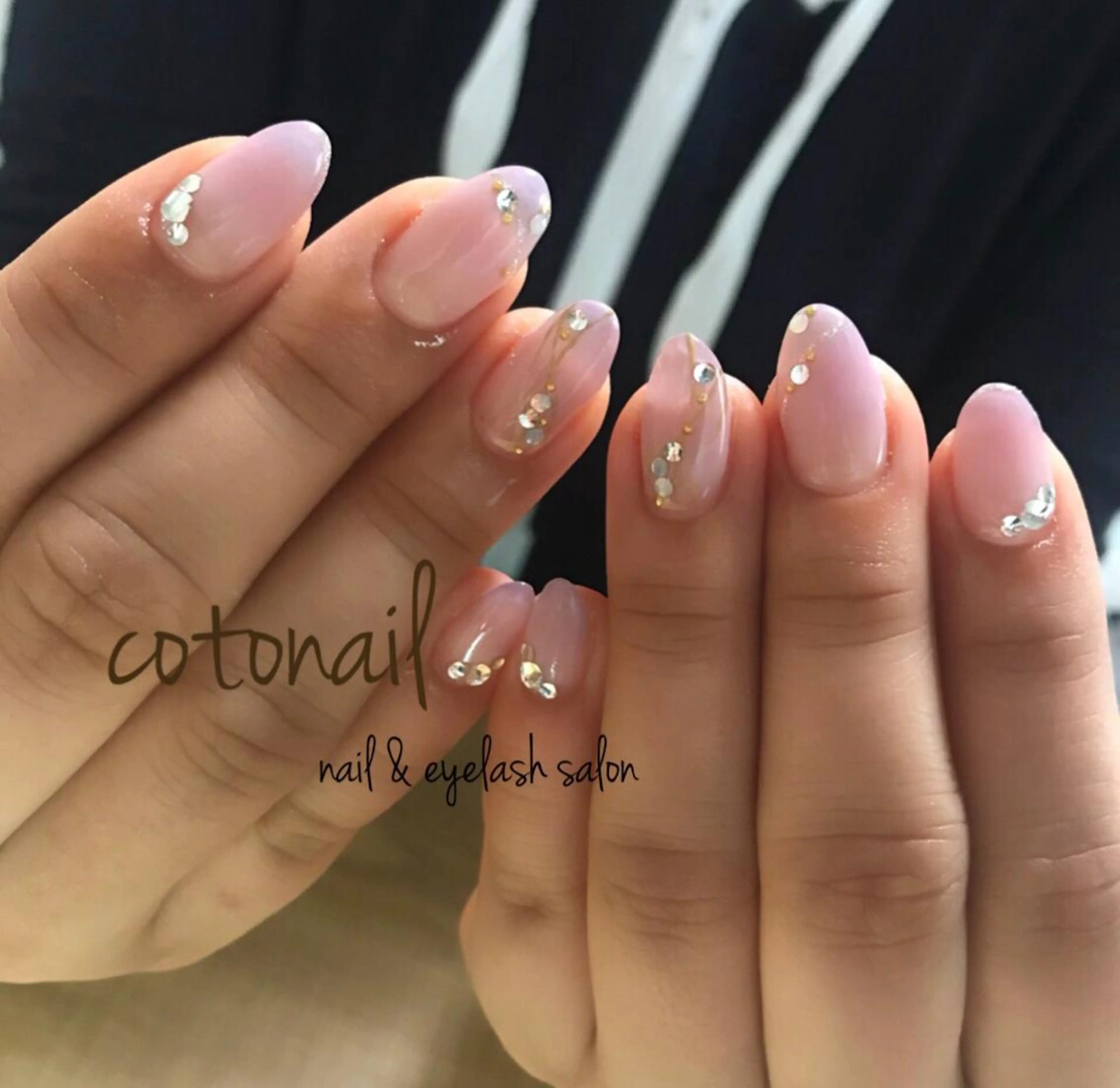 セミロング ネイル アートネイル ハンドネイル ツメトマツゲ .のネイルデザイン