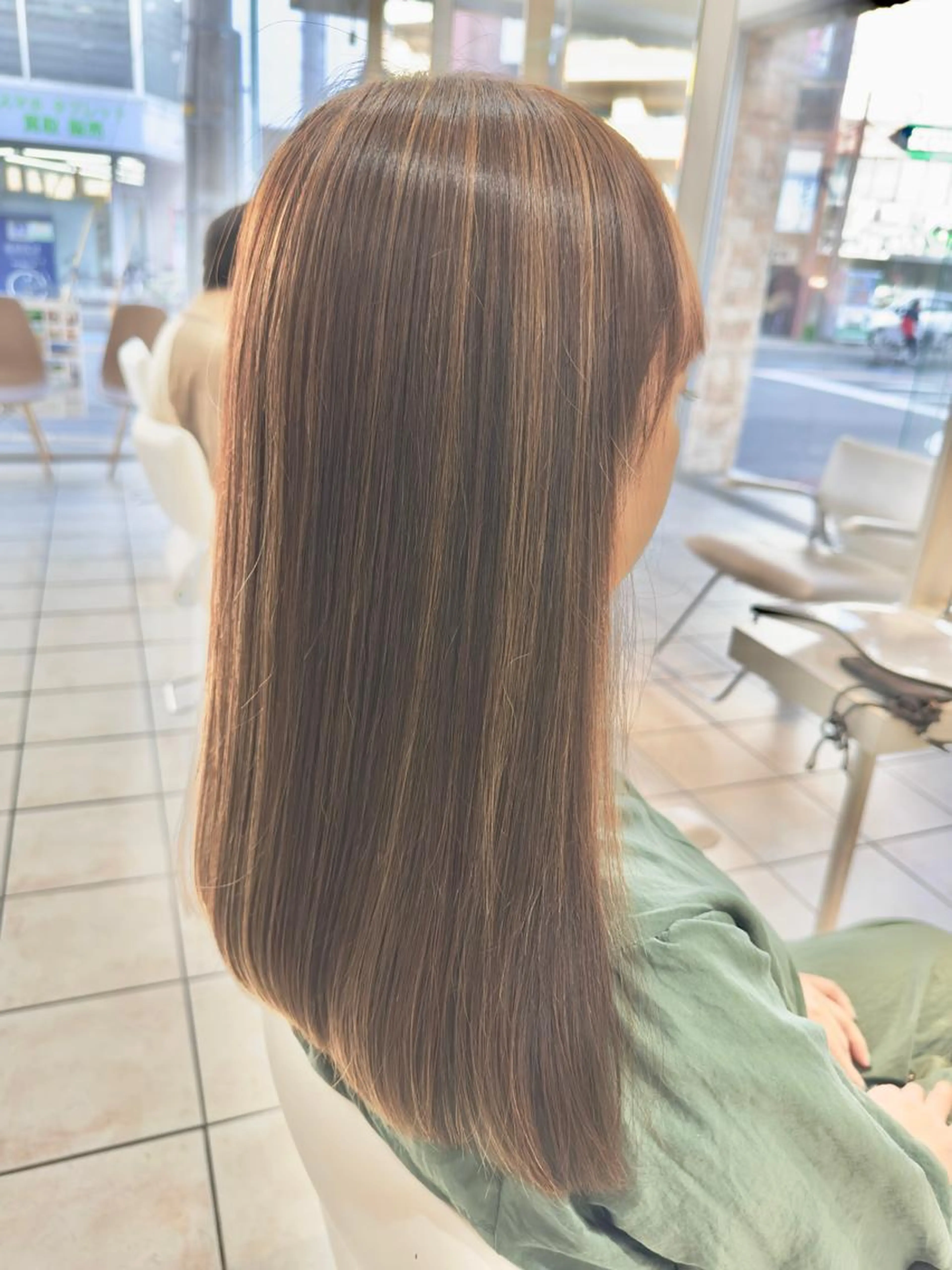 🤍白髪ぼかしハイライト＋艶カラー 🌟の写真