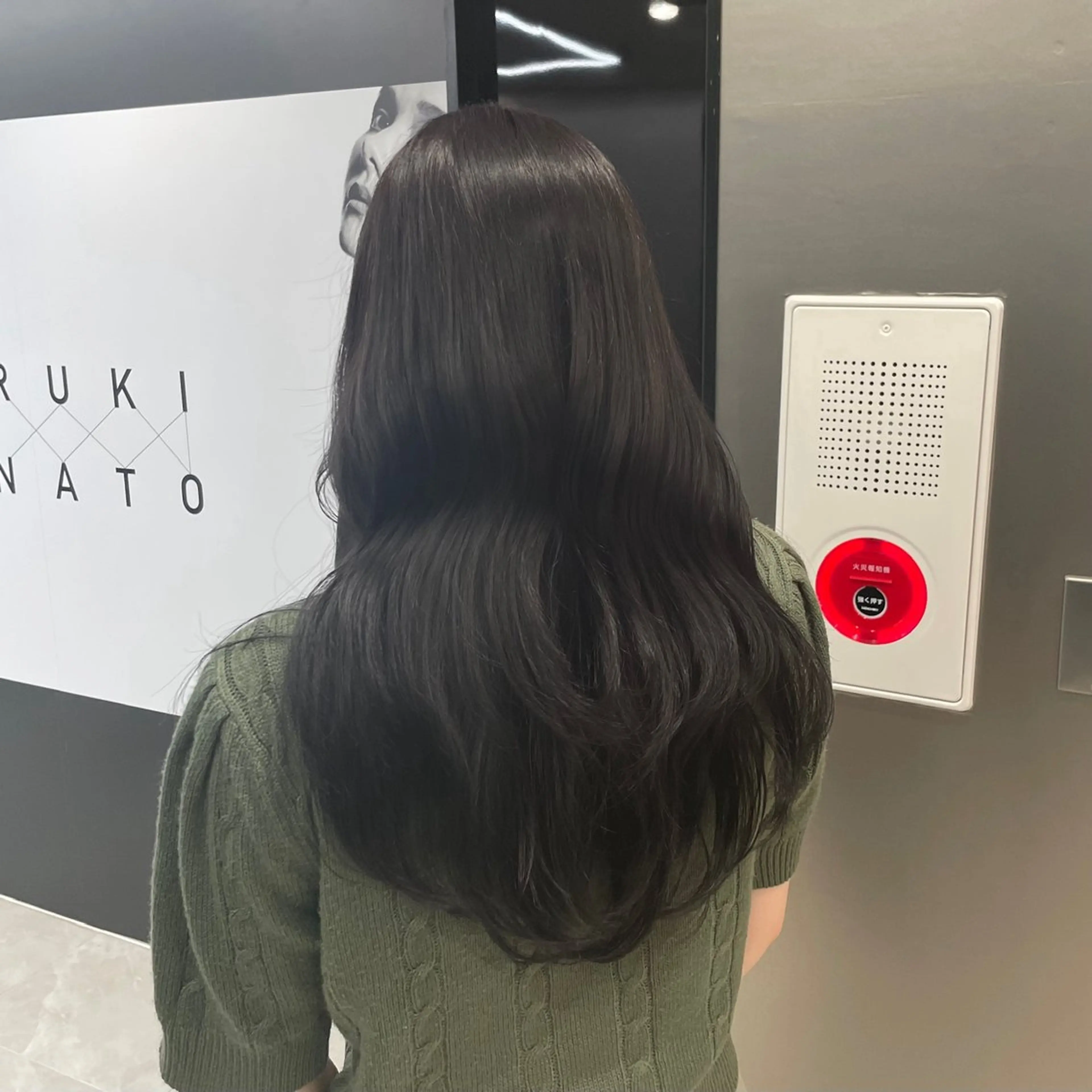 ロング カラー 透明感カラー グレージュ オリーブグレージュ オリーブグレー 新宿/顔周りカット/ レイヤー/がっきーのヘアスタイル