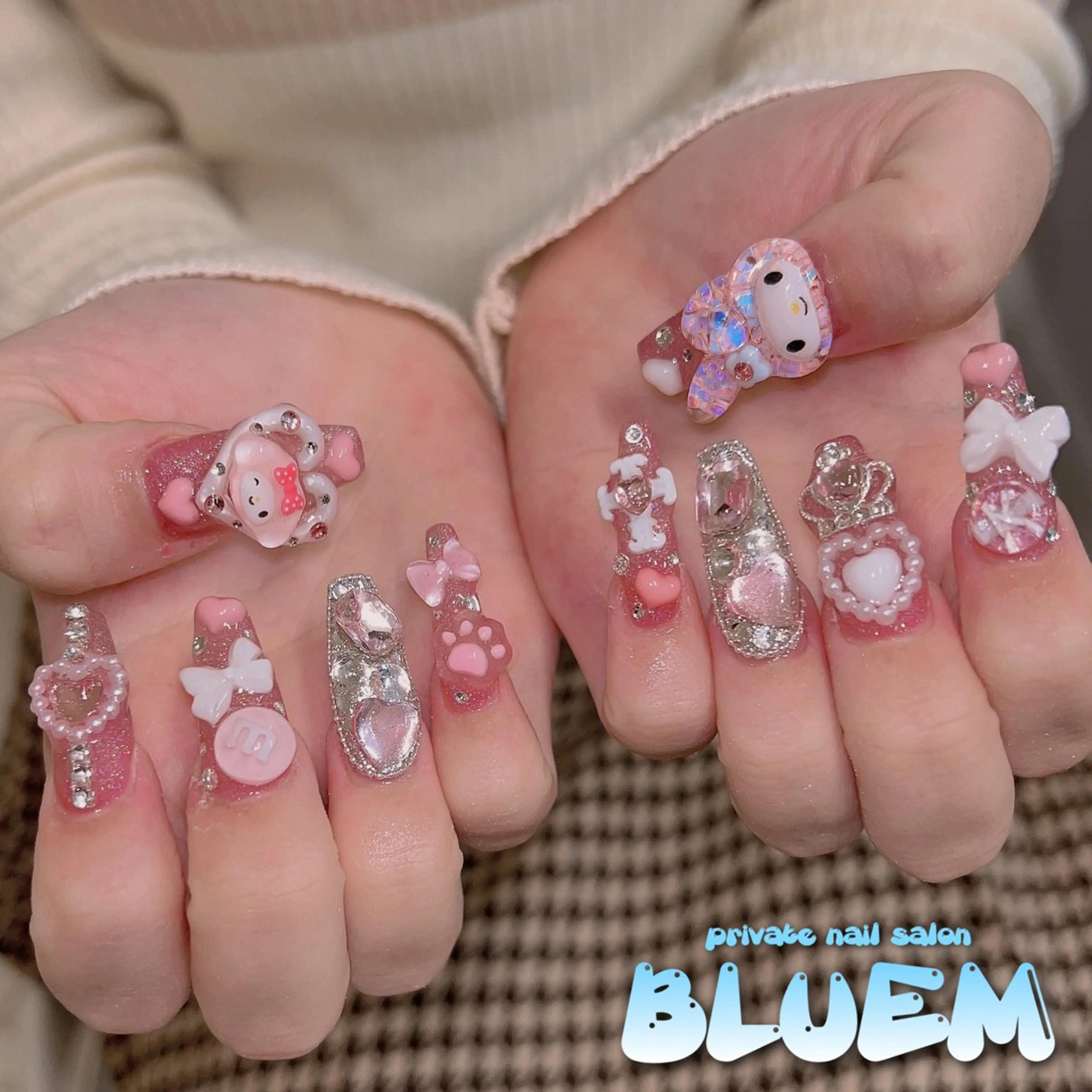 ネイル ハンドネイル BLUEM なな🐶のネイルデザイン