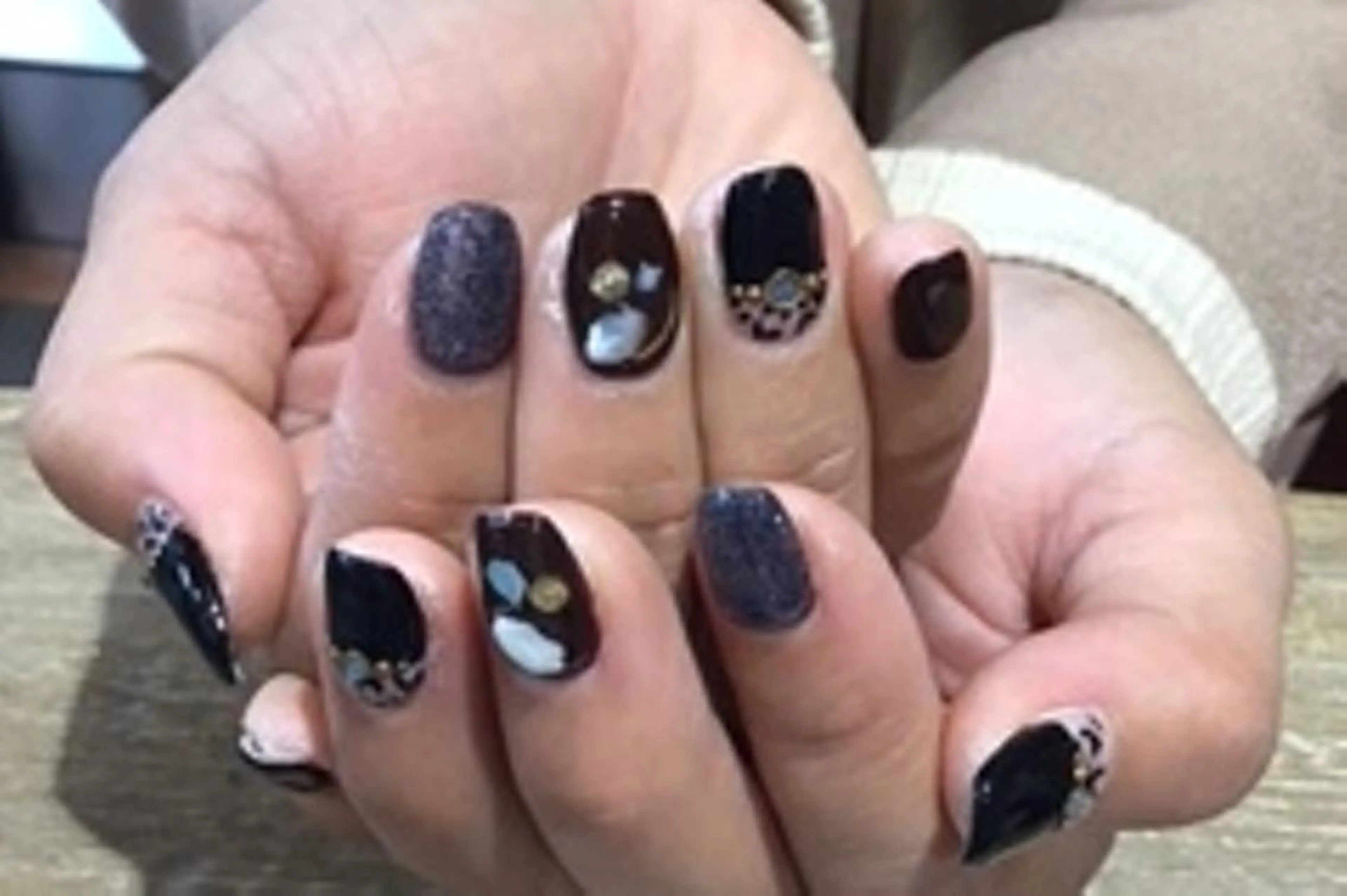 ネイル 持ち込み 八木 香澄のネイルデザイン