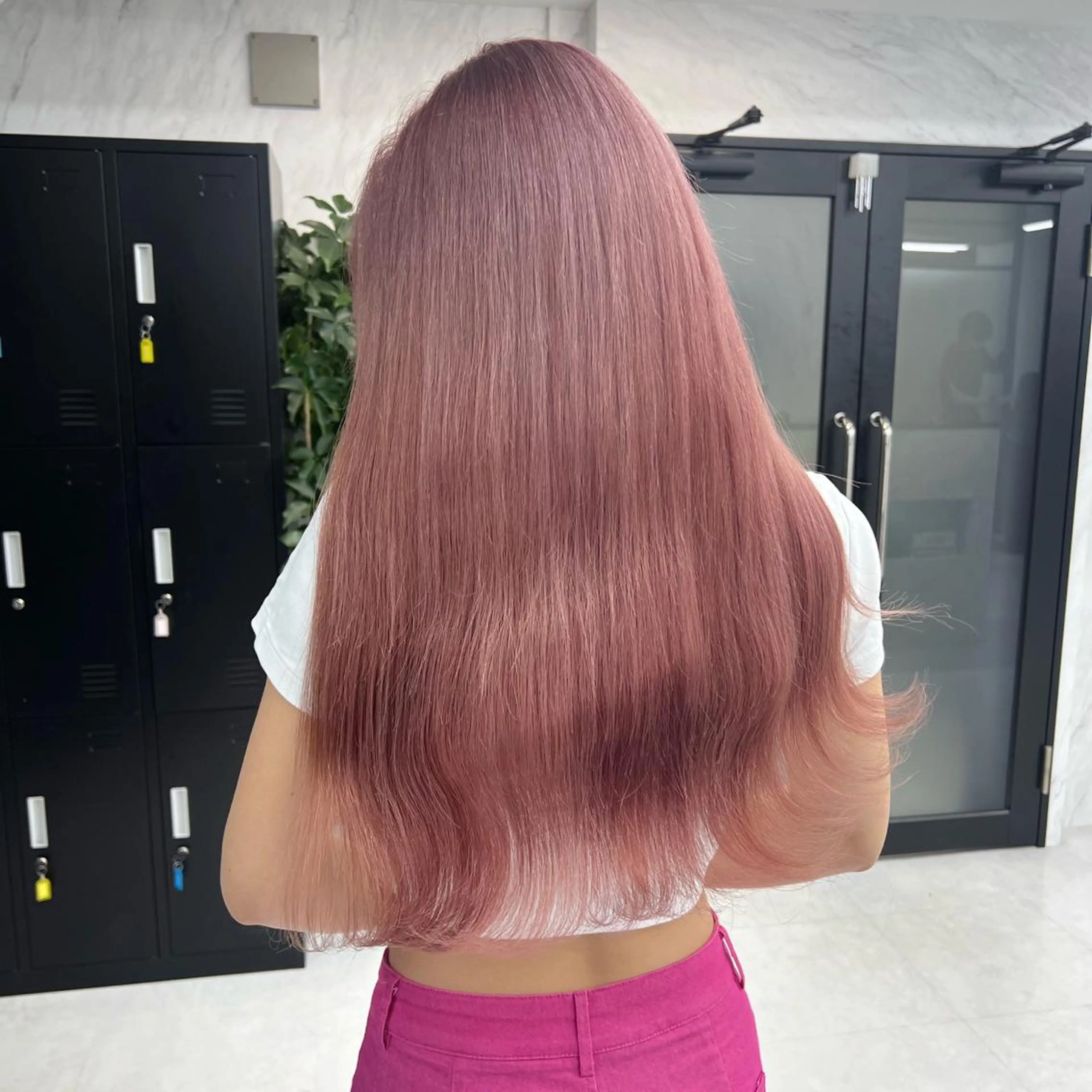 ロング カラー シールエクステ ハイトーンカラー エクステ シールエクステ特化 ハイトーン、NANAのヘアスタイル