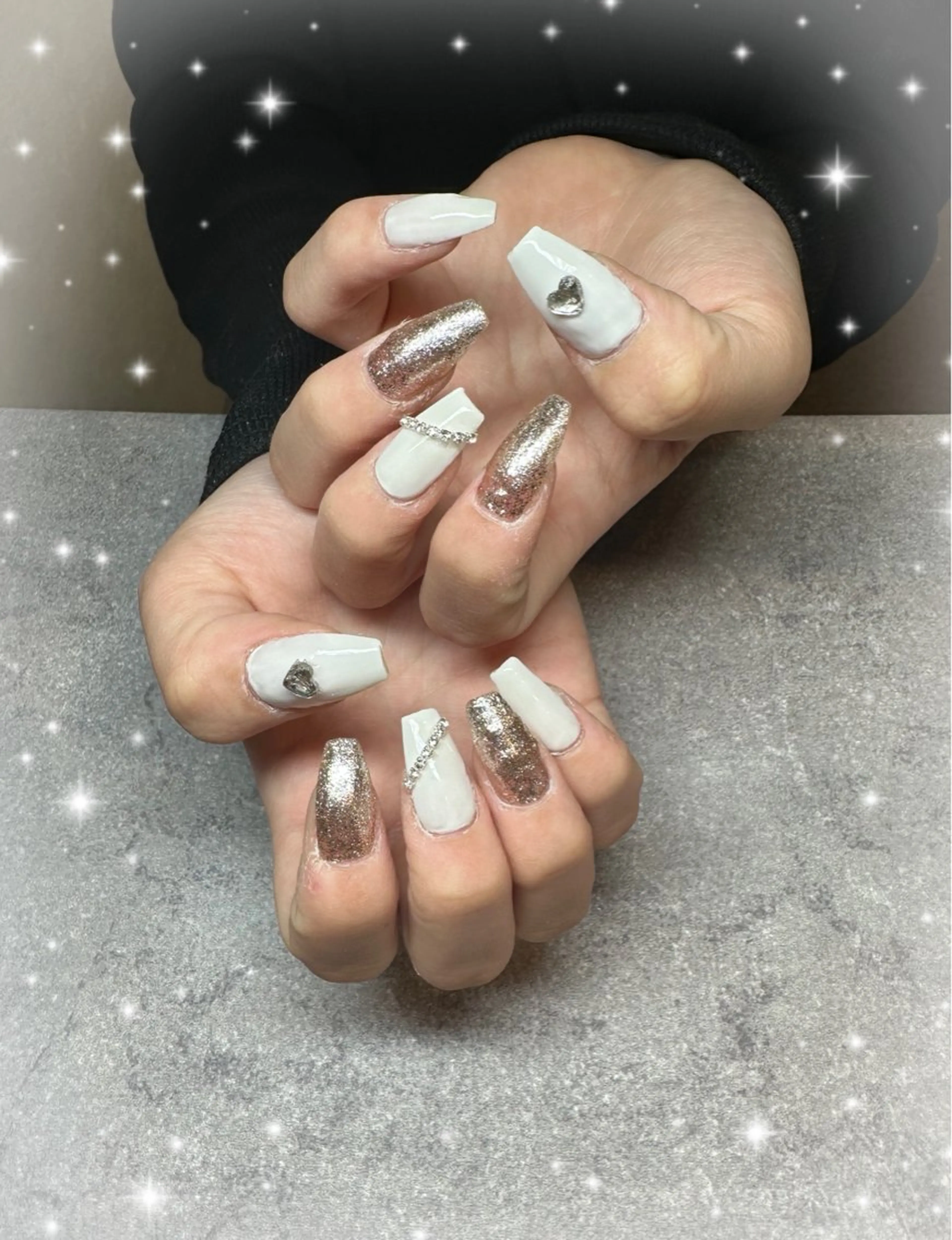 ネイル ハート ラメ(グリッター) ワンカラーネイル シルバー ホワイト ⭐️Chiharu ⭐️のネイルデザイン