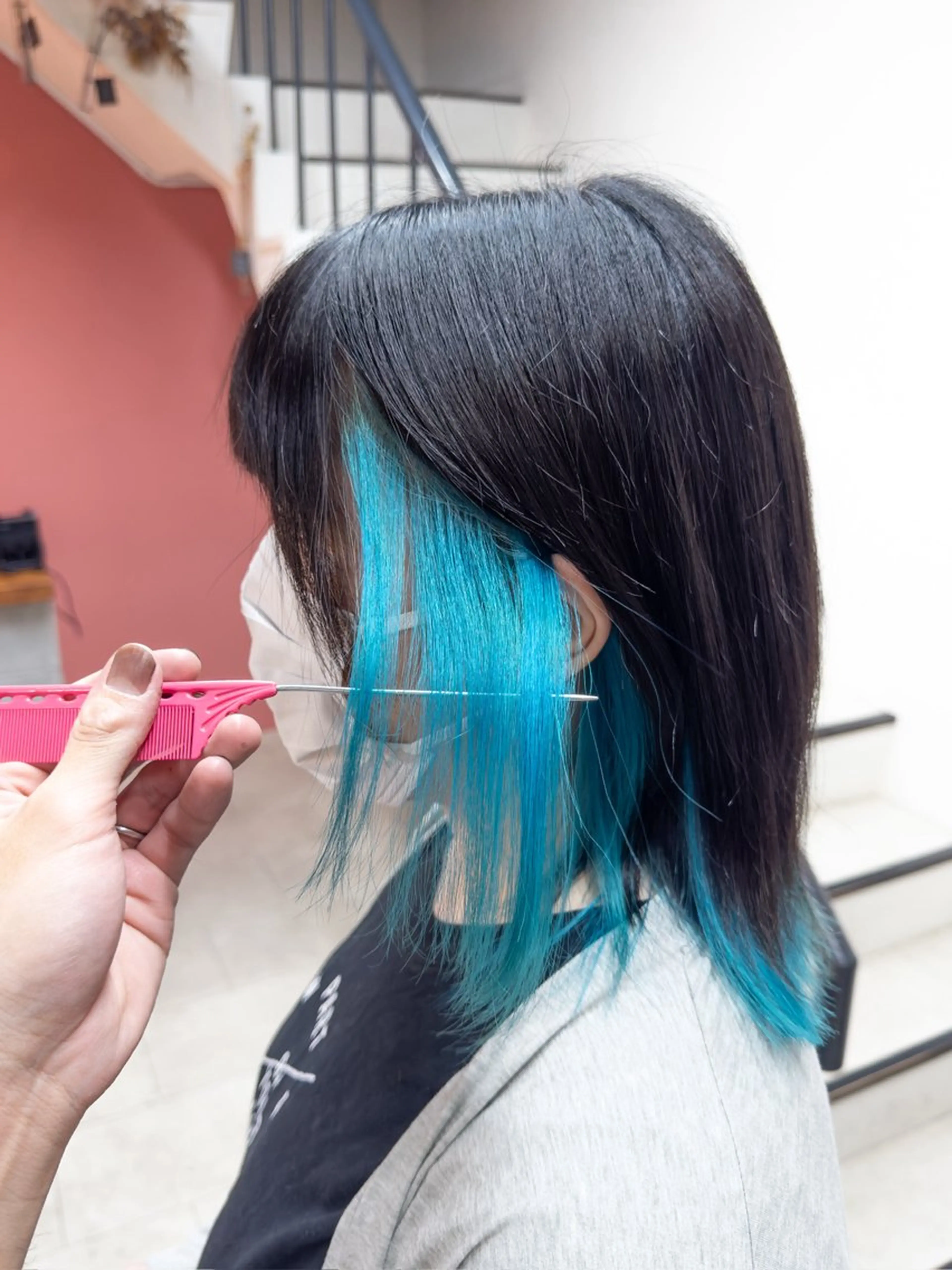 ミディアム カラー インナーカラー ウルフカット ヘアカラー 🎨カラー専門家🎨 チャーリーのヘアスタイル