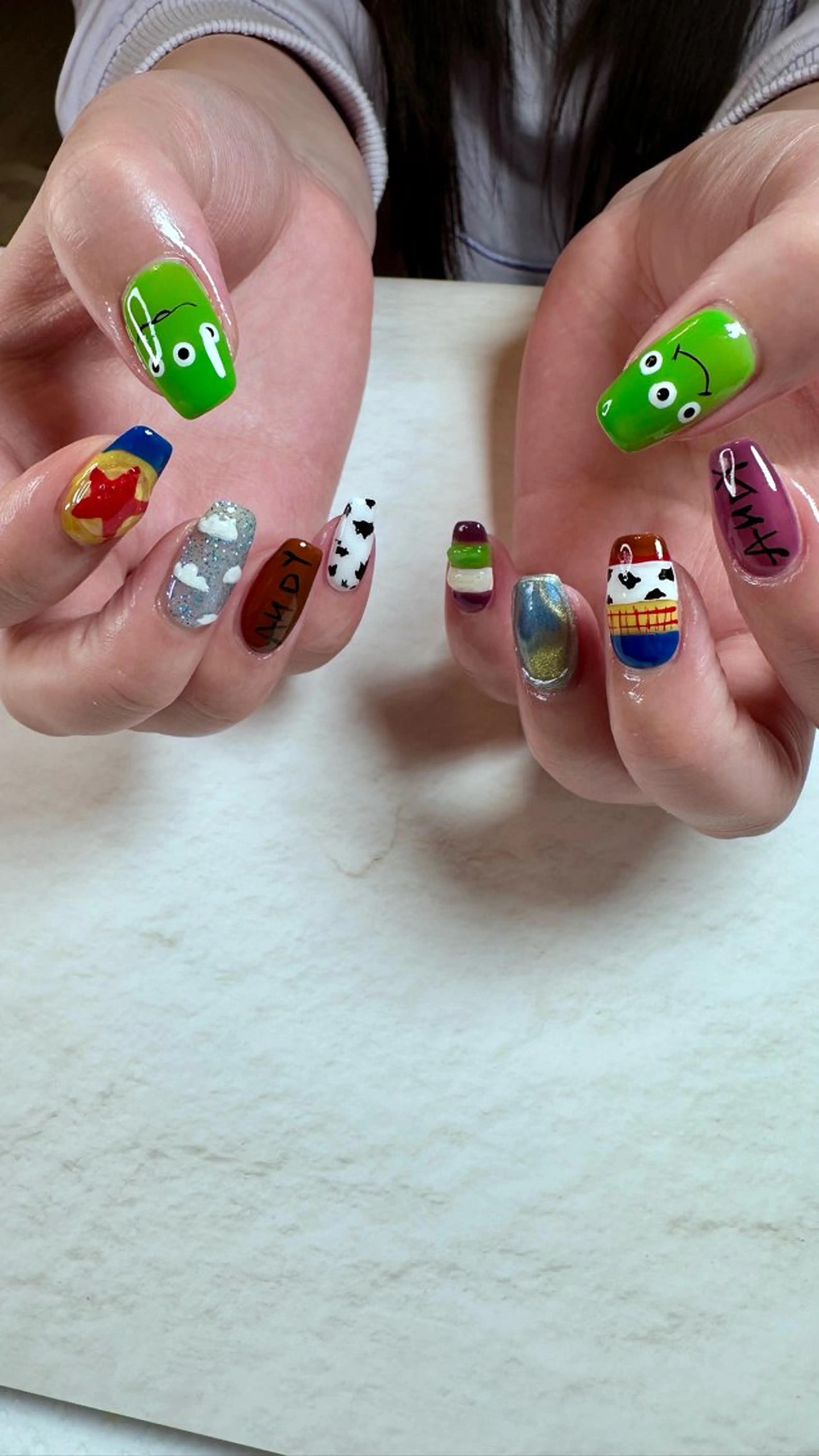 ネイル ニュアンスネイル ハンドネイル ハンドケア Atelier Ariのネイルデザイン