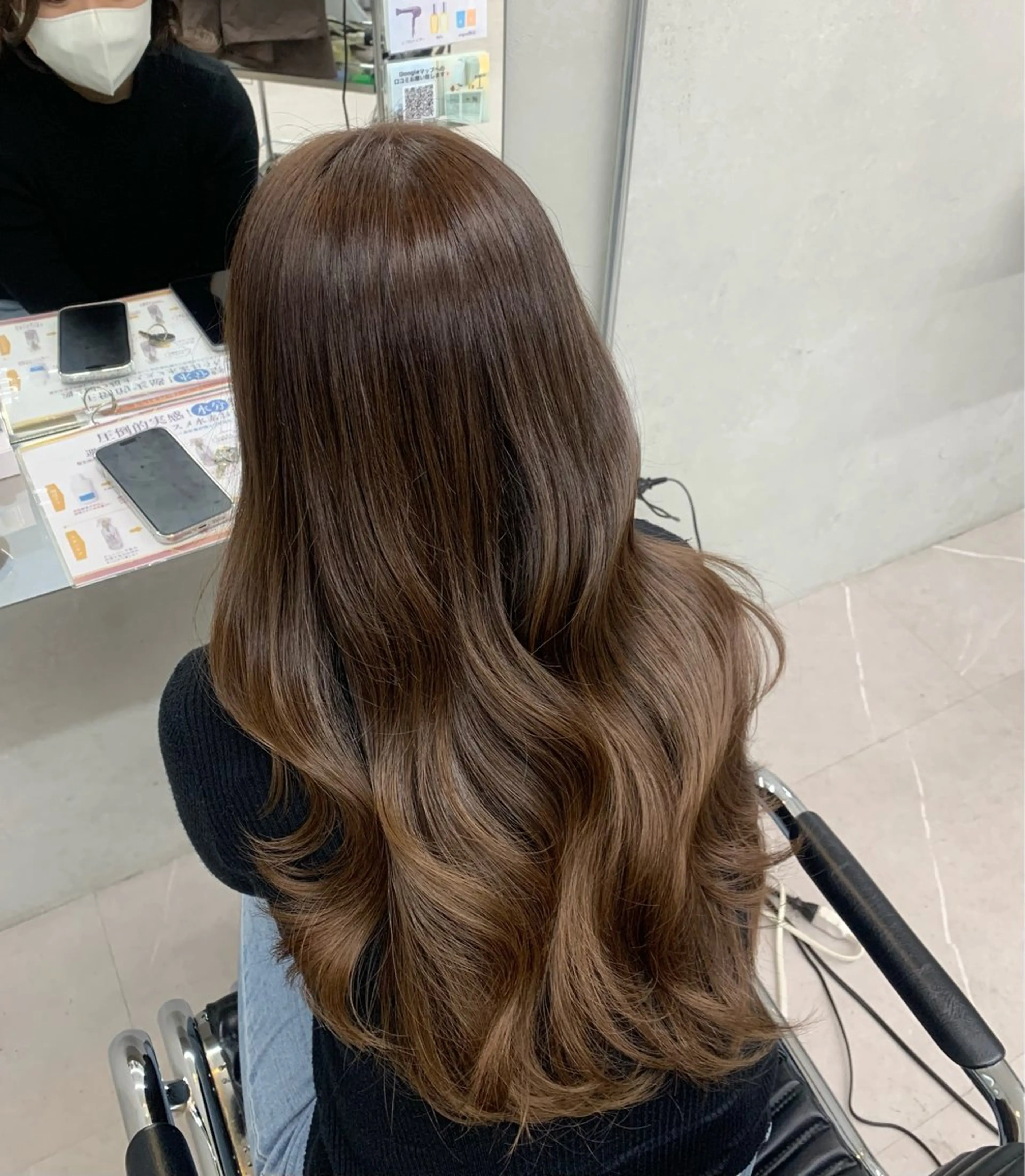 ロング カラー ブラウンカラー カット ヘアカラー io NANAのヘアスタイル